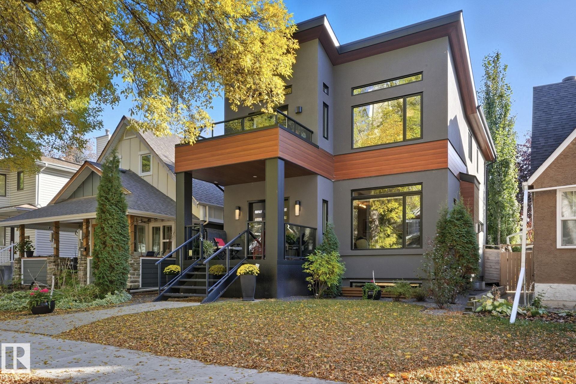 81 Av Nw Unit 11121 Ave, Edmonton, AB T6G 0S6