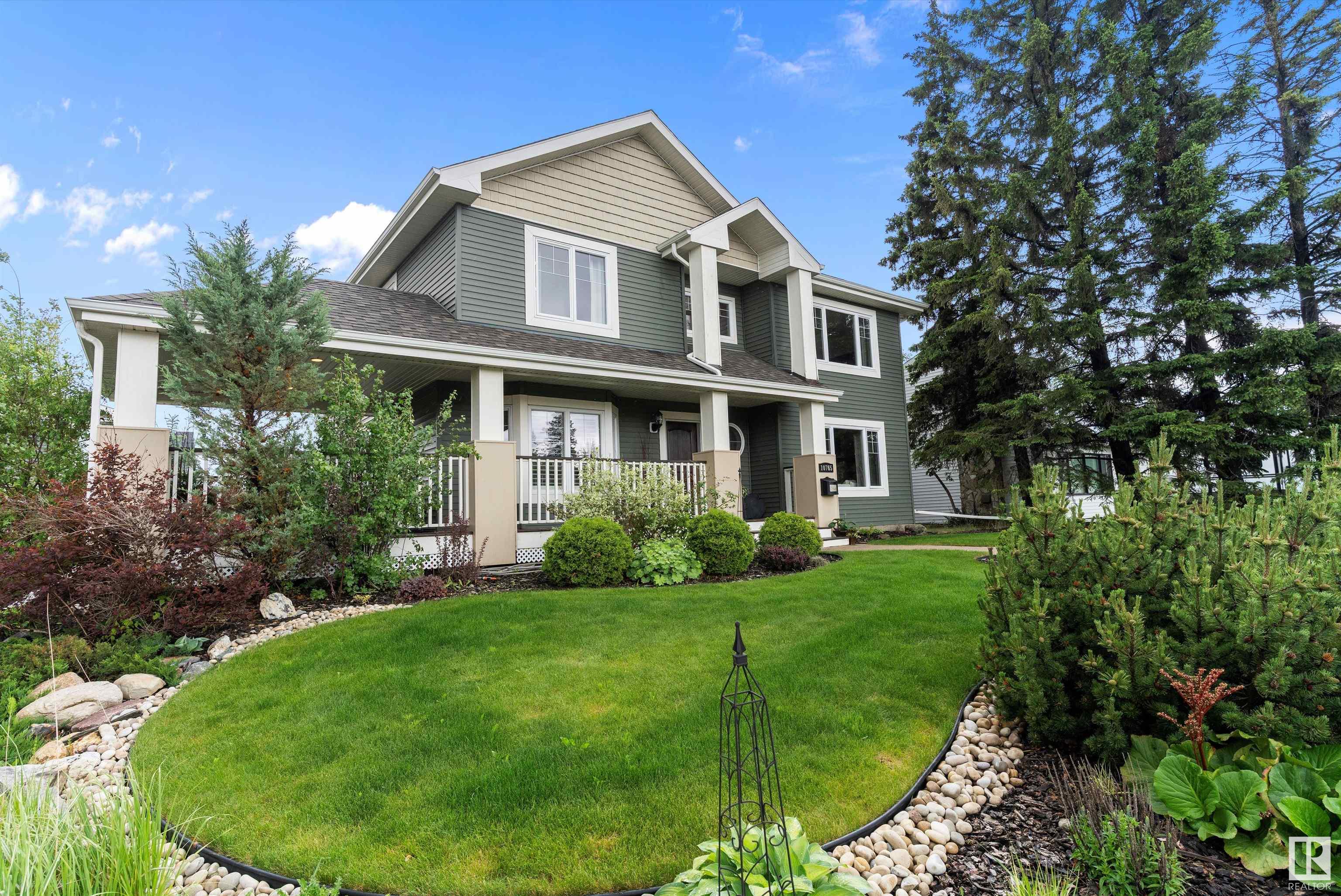 65 St Nw Unit 10765 St, Edmonton, AB T6A 2P3