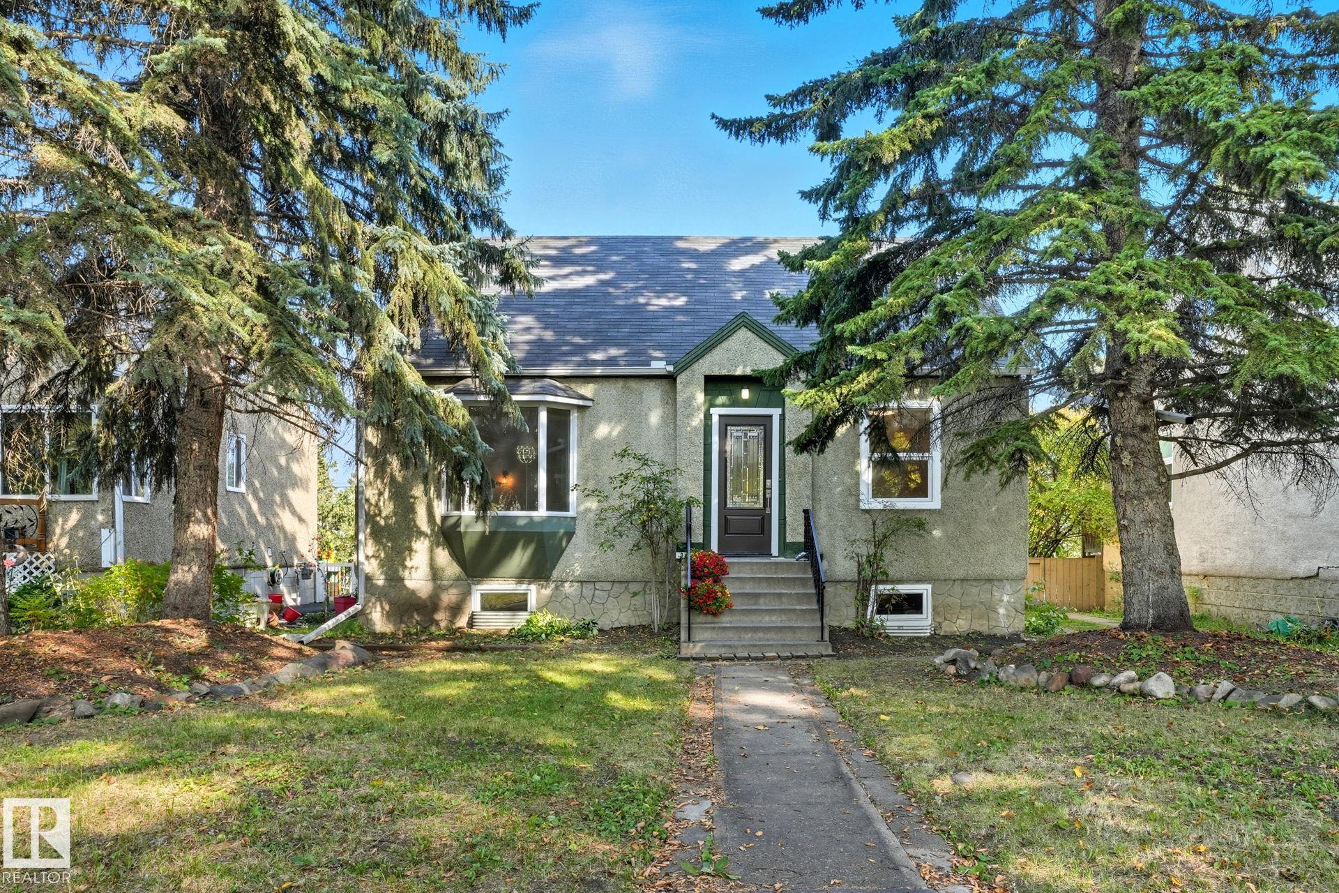 71 Av Nw Unit 11222 Ave, Edmonton, AB T6G 0A6