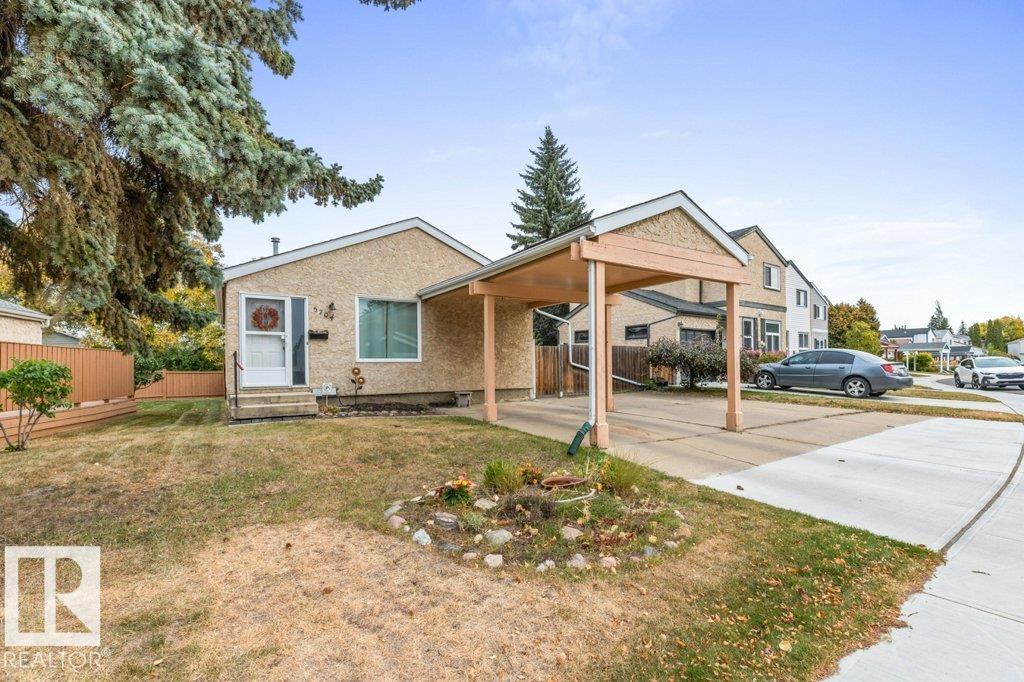 93 Av Nw Unit 5704 Ave #a, Edmonton, AB T6B 2K7