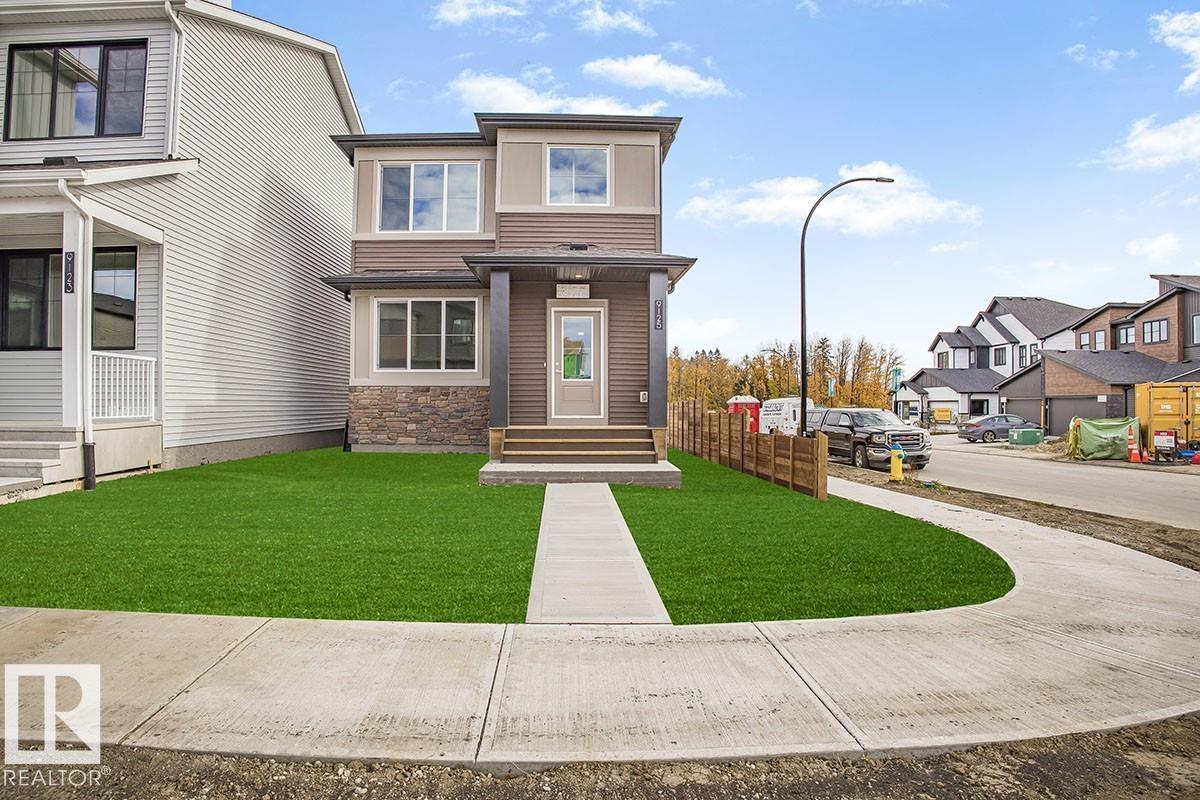 9125 Elves Lo Loop NW, Edmonton, AB T6M 3G2