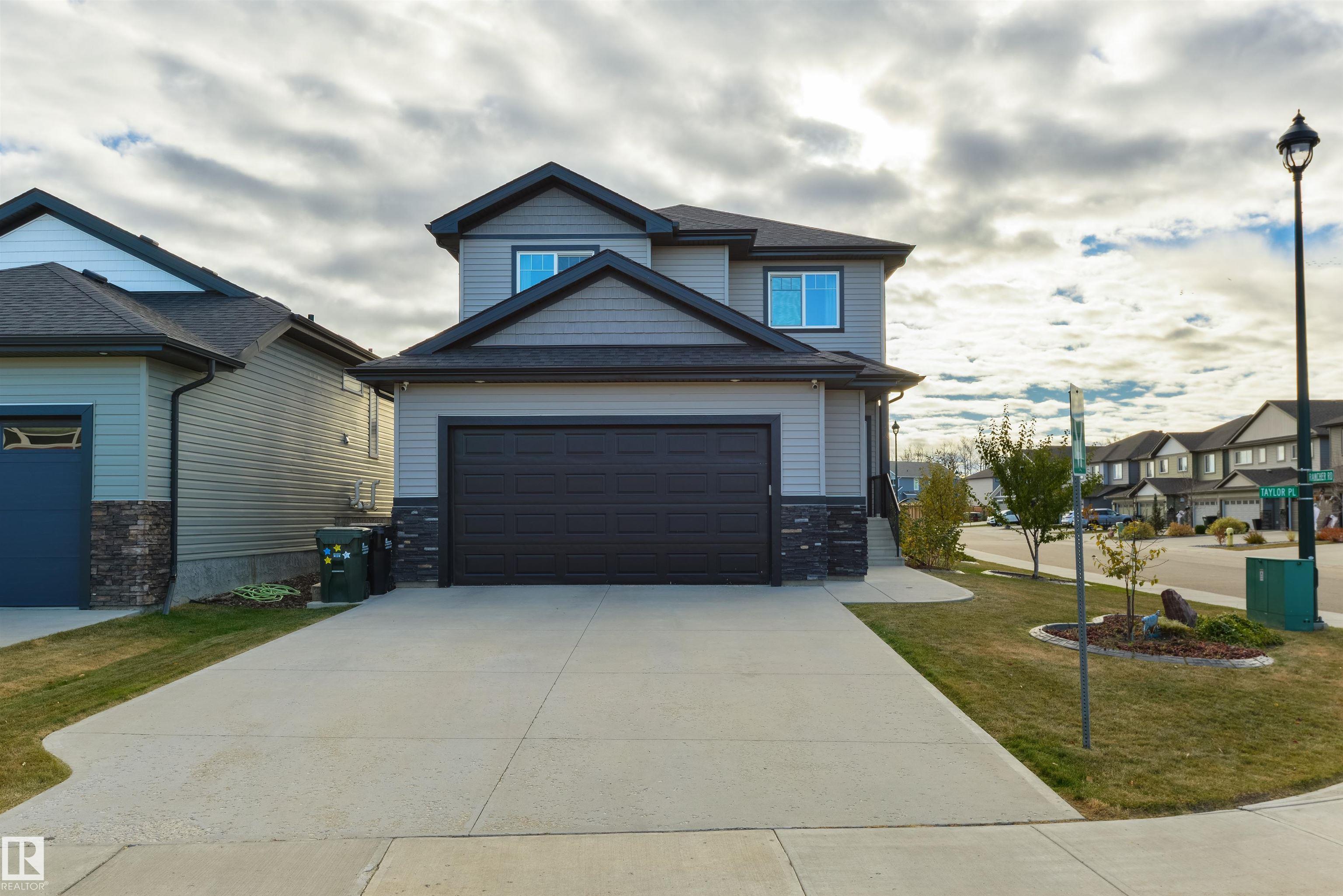 1 Taylor Pl, Ardrossan, AB T8E 0A6