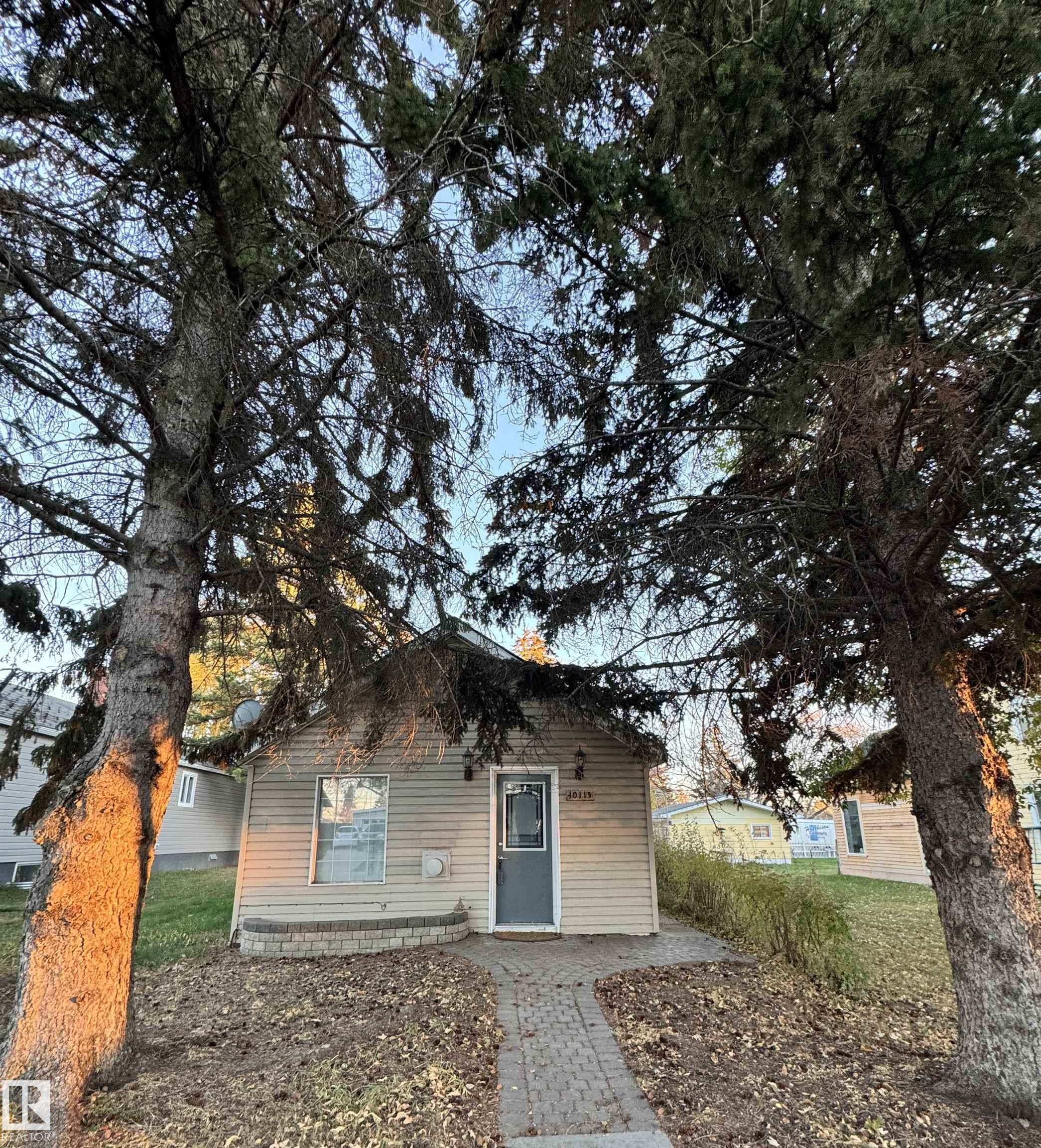 105 St Unit 10115 St, Westlock, AB T7P 1V9