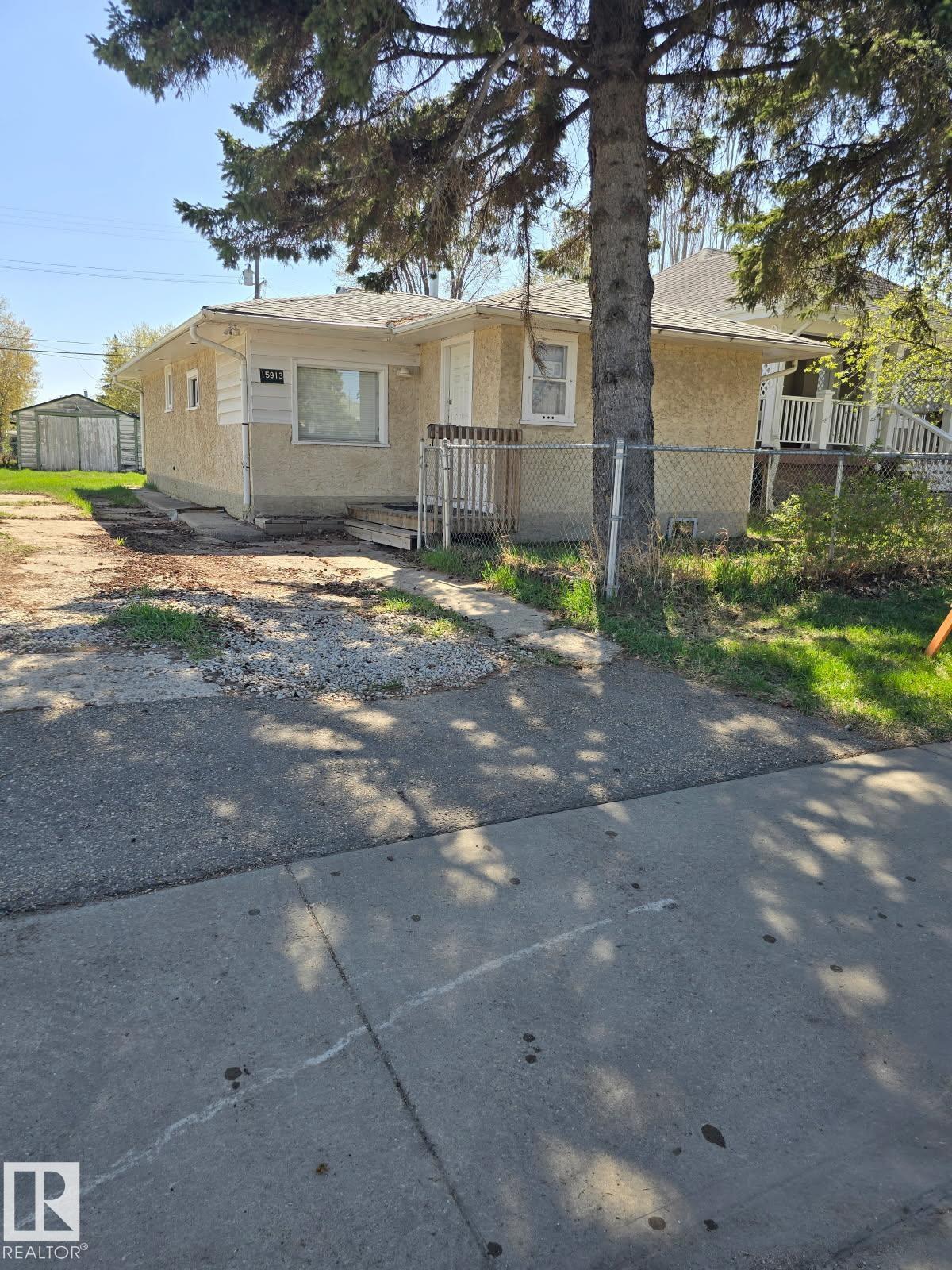 100 Av Nw Unit 15913 Ave #a, Edmonton, AB T5P 0L7