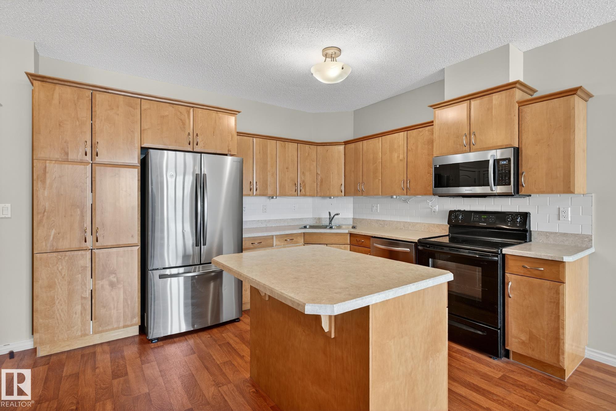 9820 165 Street Northwest #312, Edmonton, AB T5P 0N3