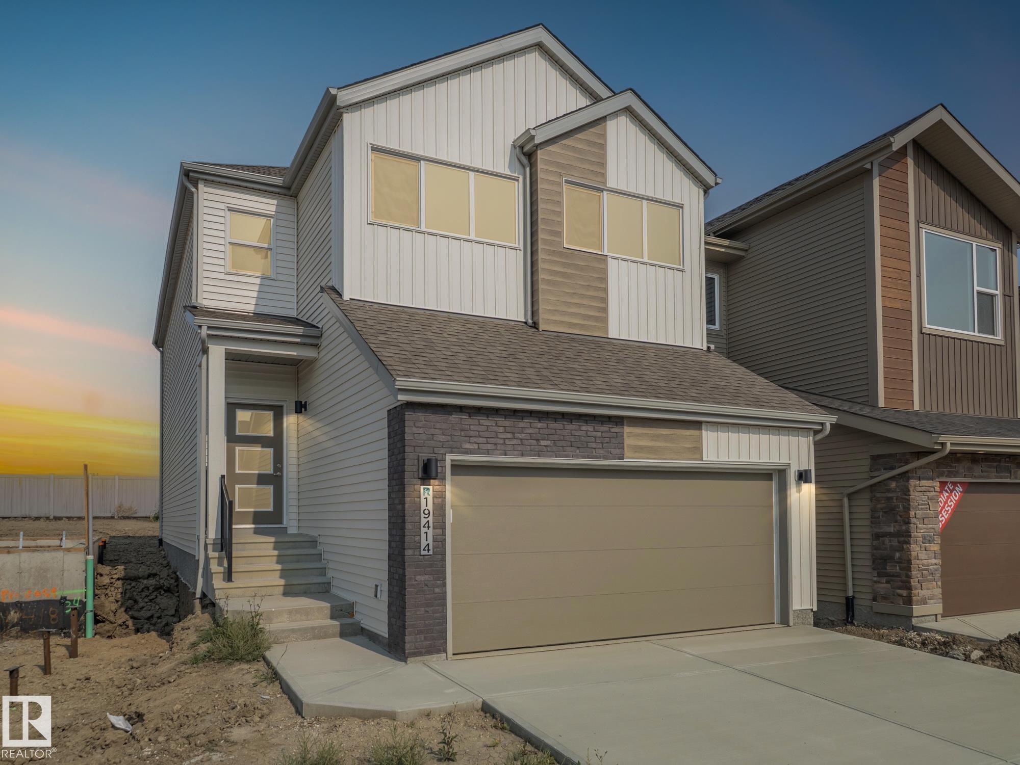 22 Av Nw Unit 19414 Ave #a, Edmonton, AB T6M 3J2
