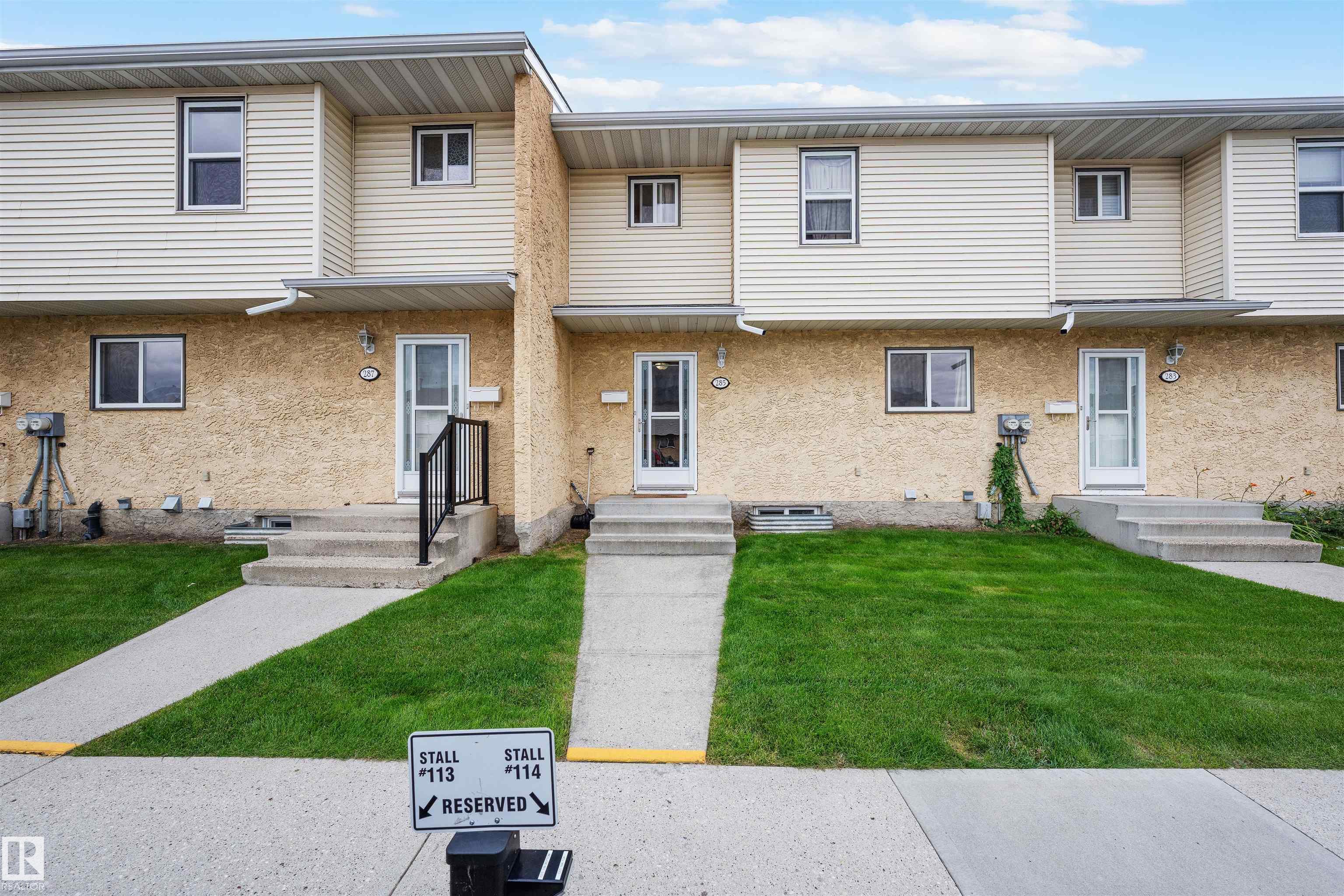 285 Harrison Dr NW, Edmonton, AB T5A 2X5