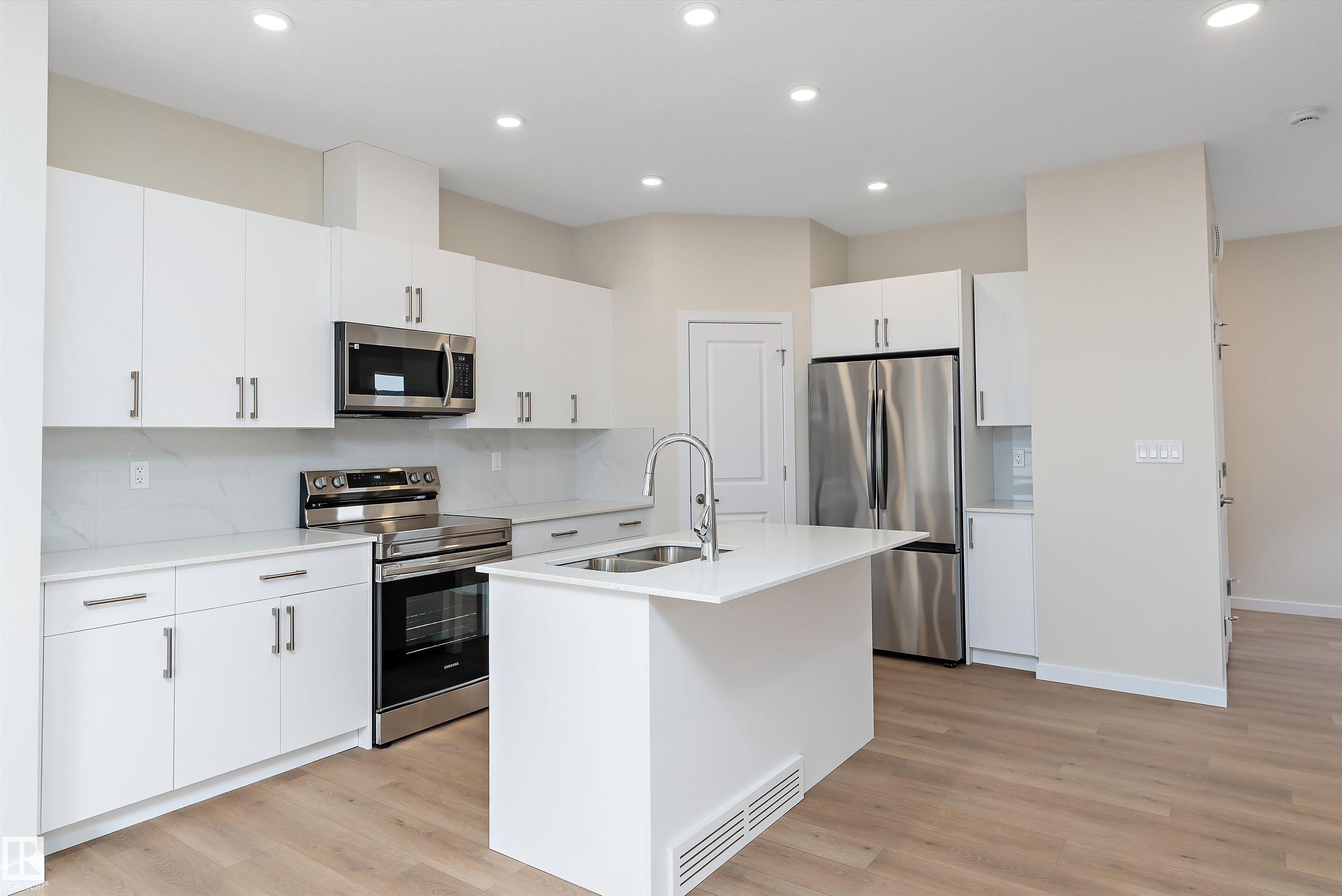 843 Rowan Cl Close SW, Edmonton, AB T6X 1A2
