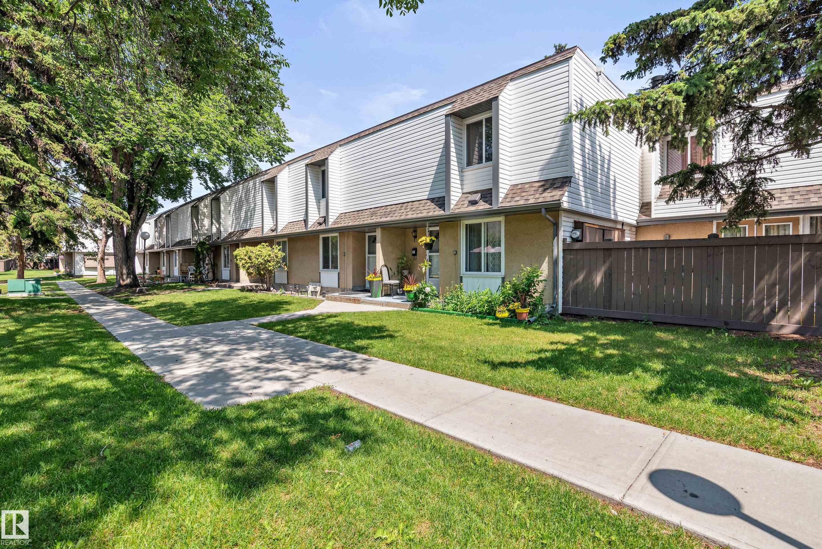 C7 Garden Grove Gv NW, Edmonton, AB T6J 2L3