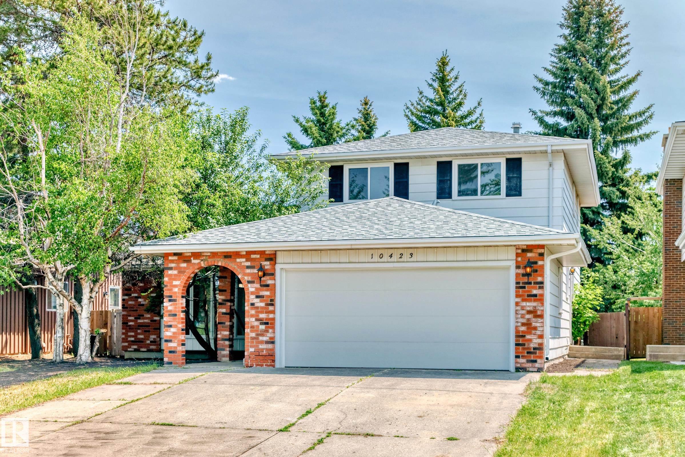 35 Av Nw Unit 10423 Ave, Edmonton, AB T6J 2M8