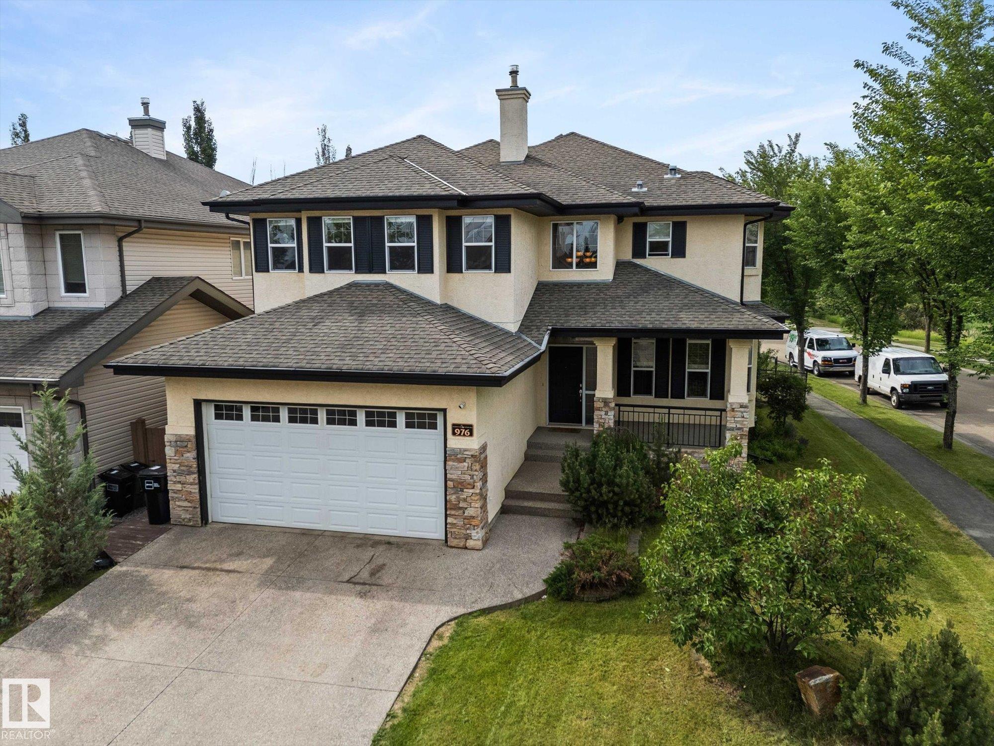 976 Hollingsworth Bend Bn NW, Edmonton, AB T6R 3G7