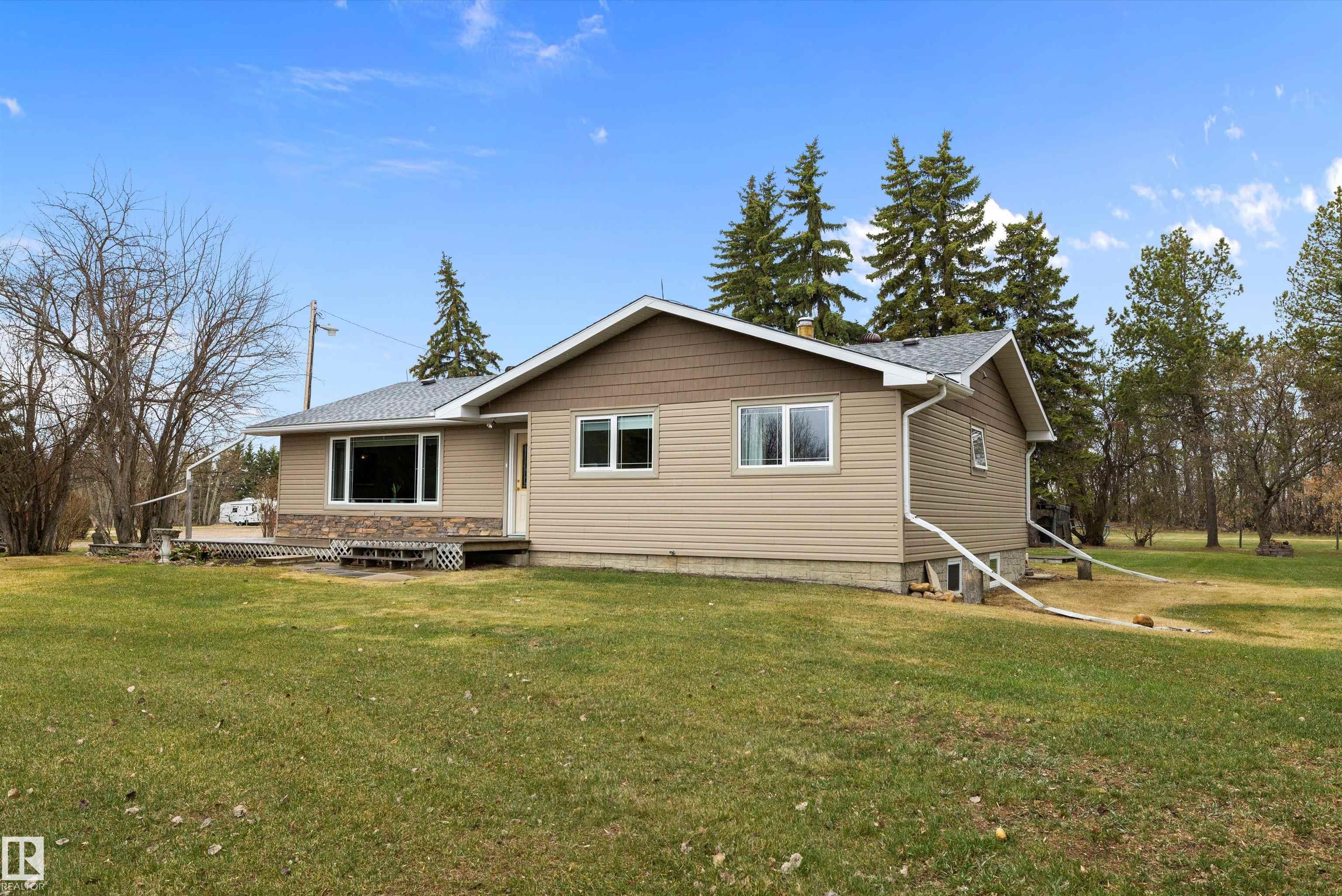 55518 55516 Rge Road 250, Rural Sturgeon County, AB T8R 1P4