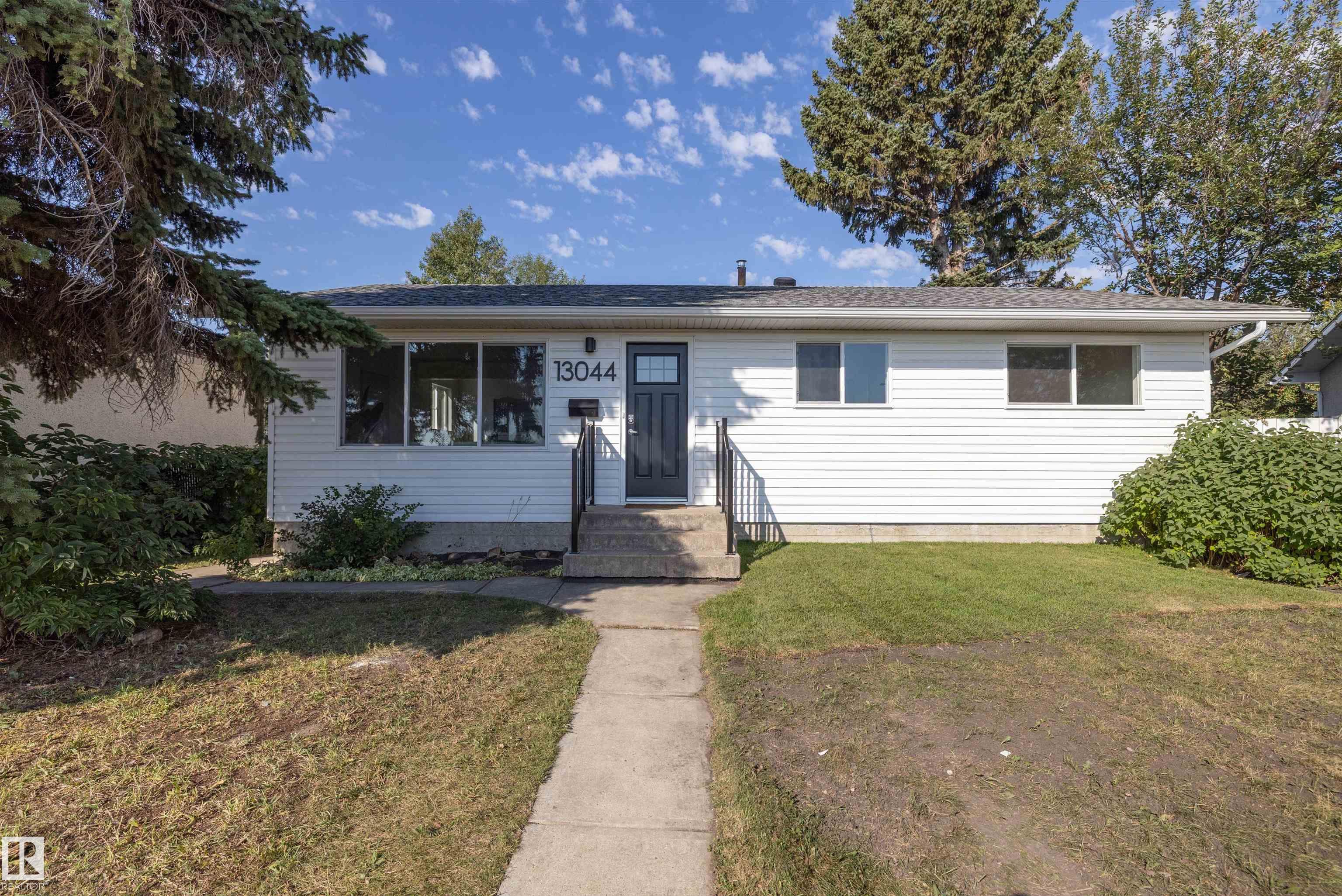78 St Nw Unit 13044 St, Edmonton, AB T5C 2A1