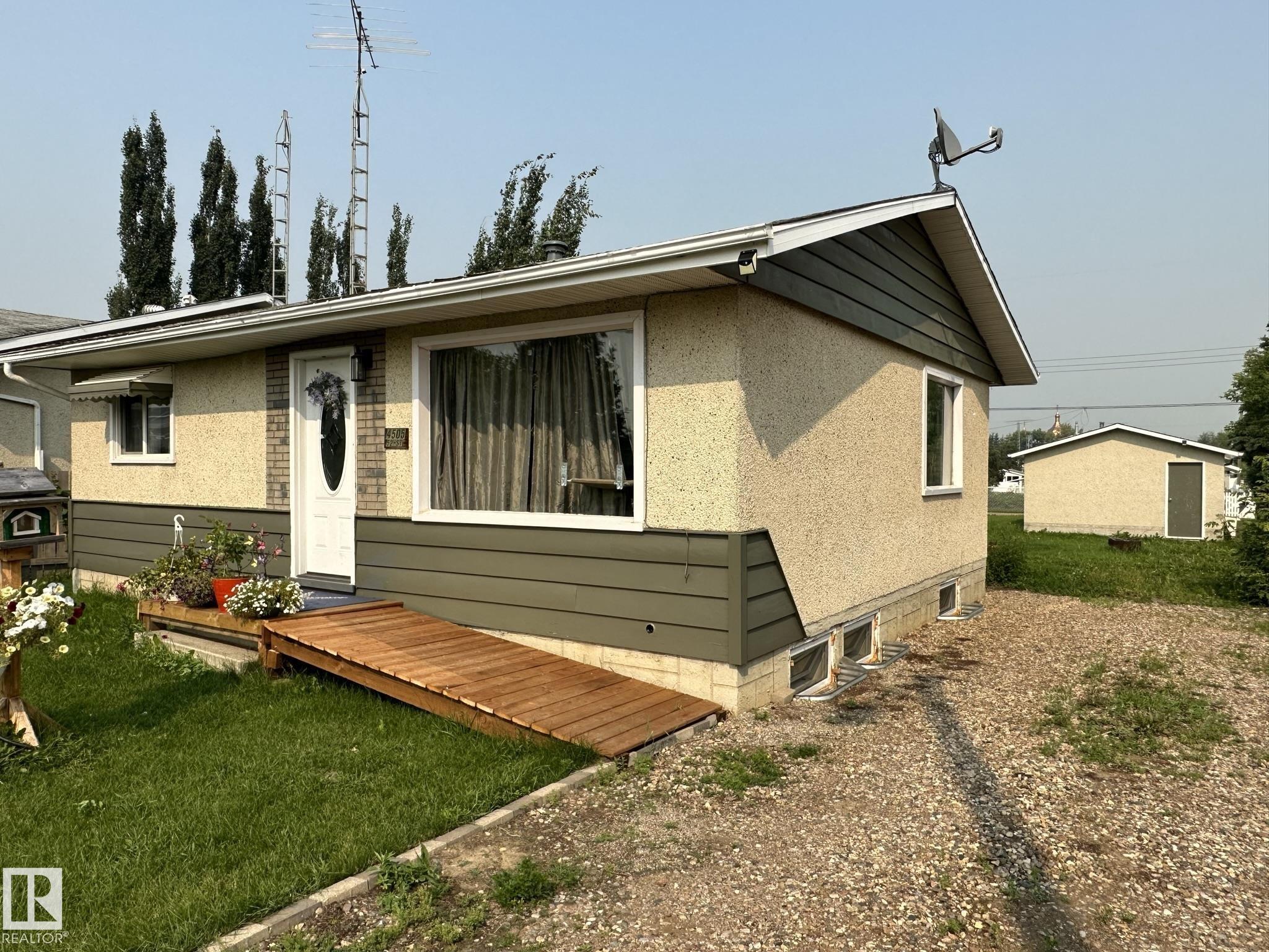 52 St Unit 4505 St, Smoky Lake, AB T0A 3C0