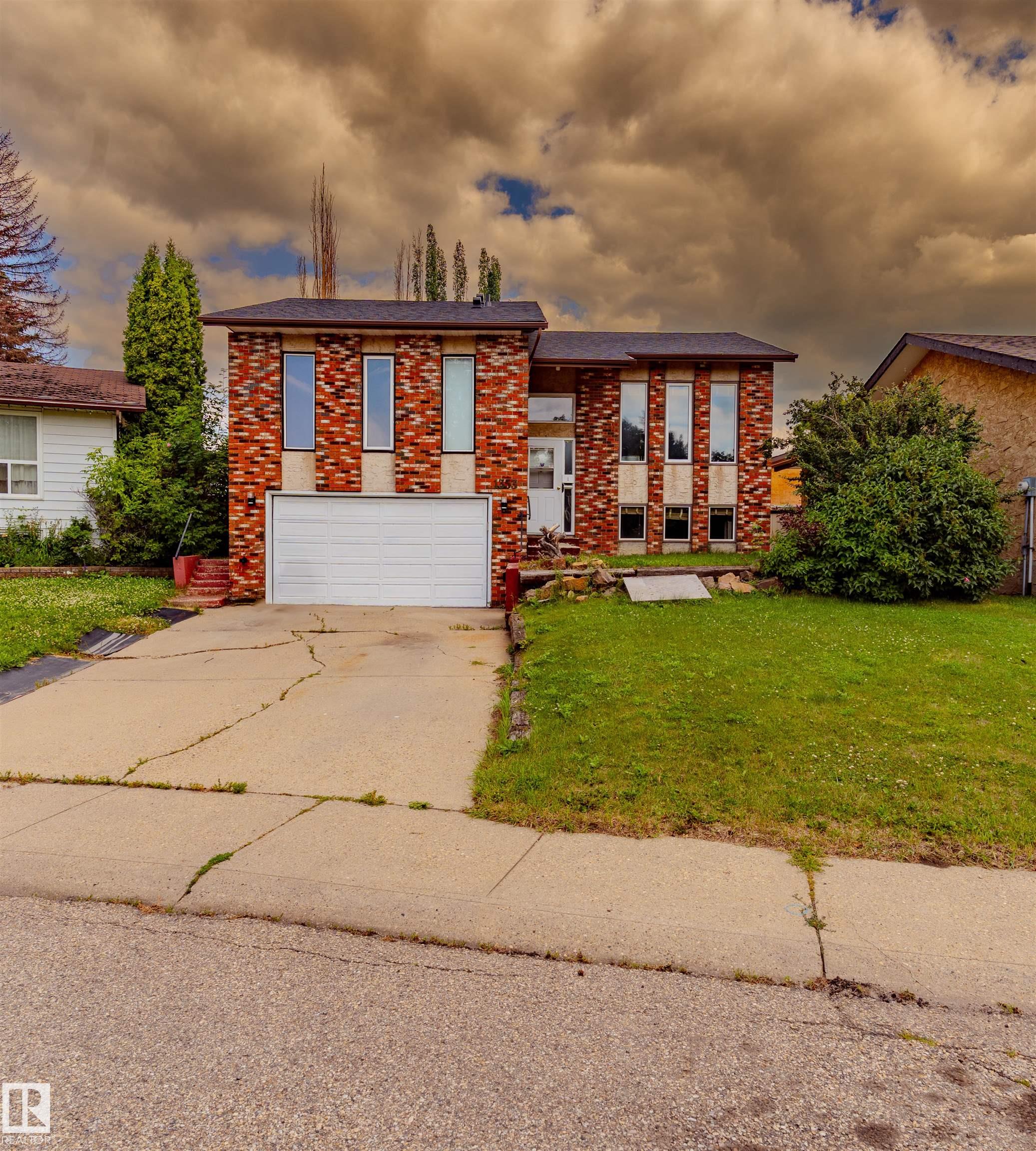 39 St Nw Unit 1353 St, Edmonton, AB T6L 2M6