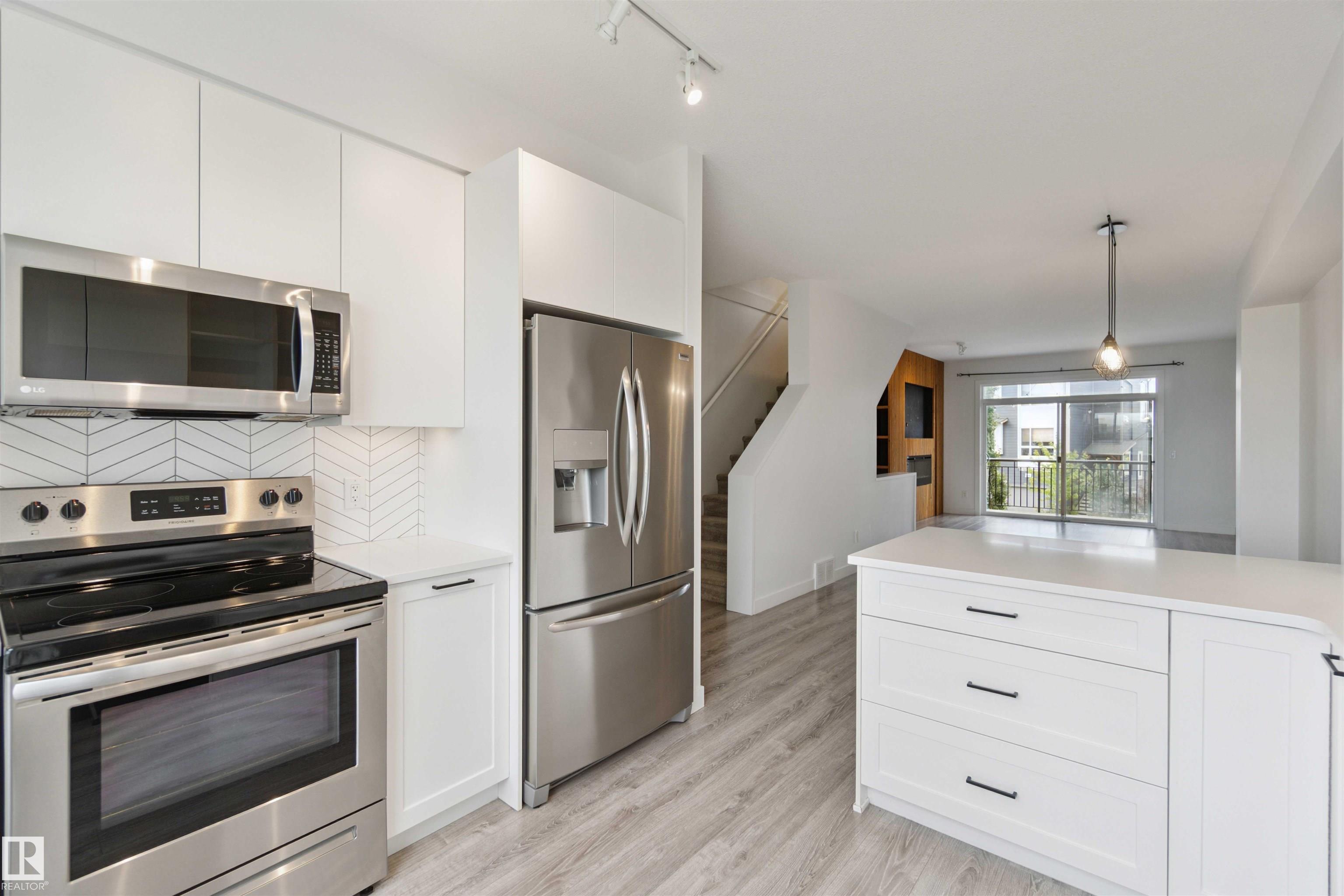 100 Jensen Lakes Boulevard #3, St. Albert, AB T8N 7T9