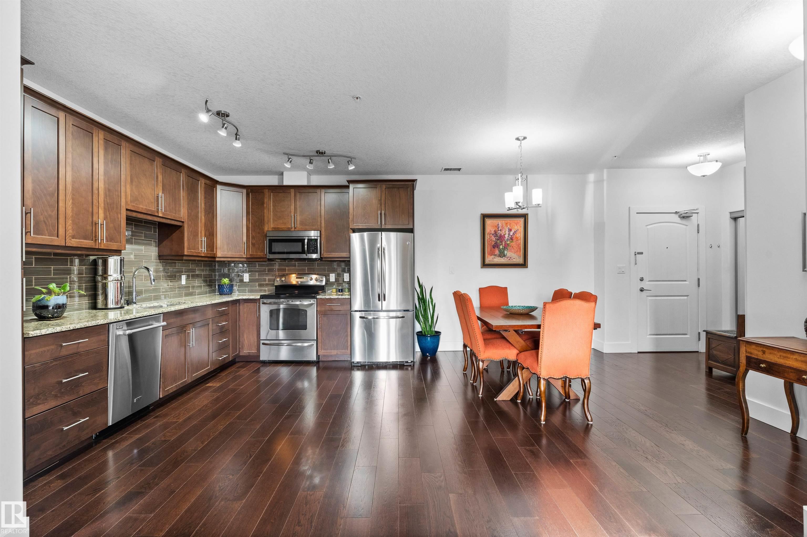 6079 Maynard Way Northwest #356, Edmonton, AB T6R 0S4