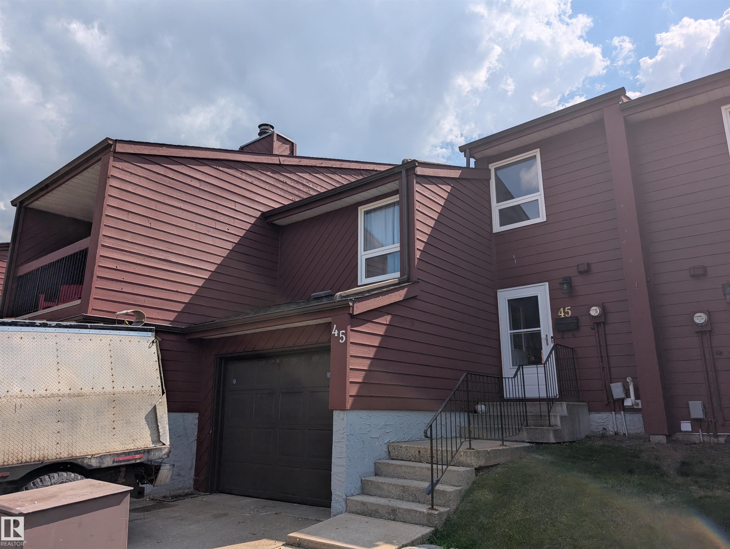45 Lorelei Cl Close NW, Edmonton, AB T5X 2E7