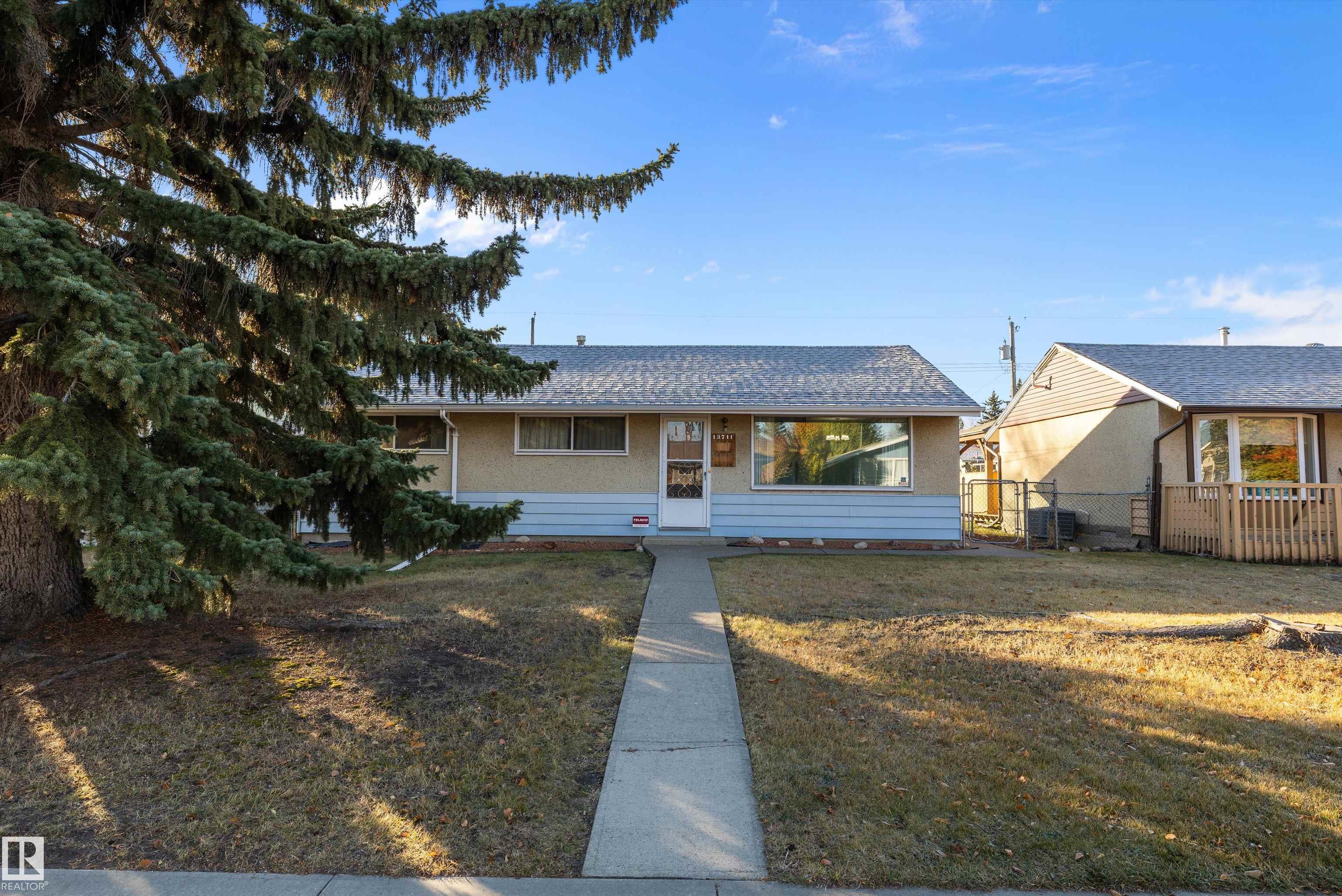 133 Av Nw Unit 13711 Ave, Edmonton, AB T5L 3T3