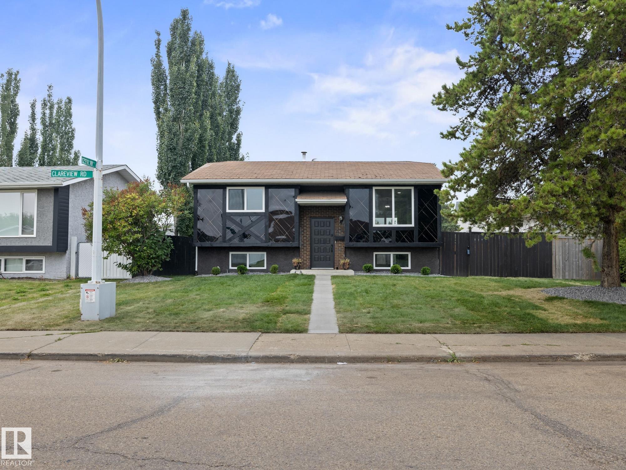 47 Clareview Rd NW, Edmonton, AB T5A 3X2