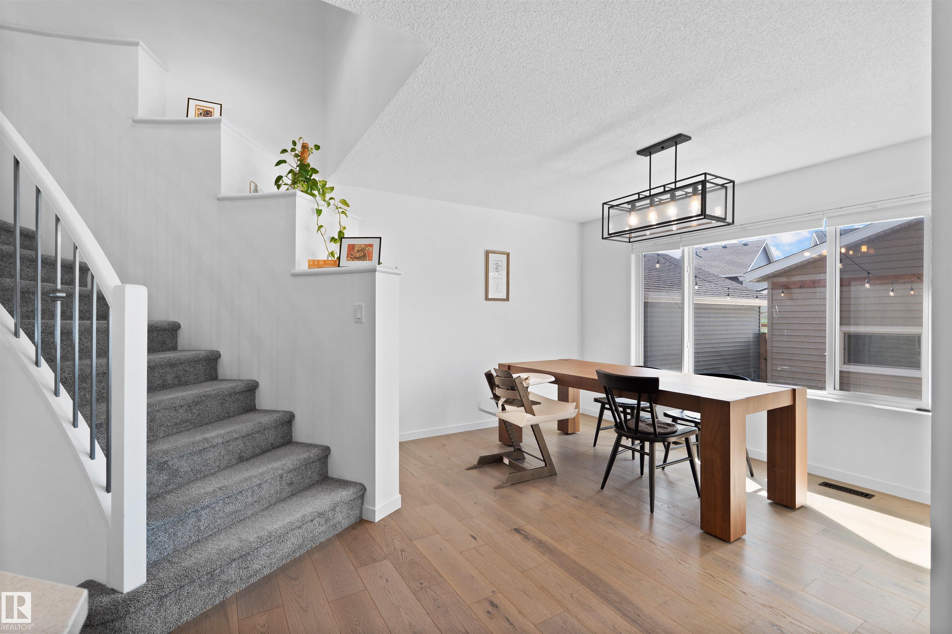 82 St Sw Unit 2208 St, Edmonton, AB T6X 2J6
