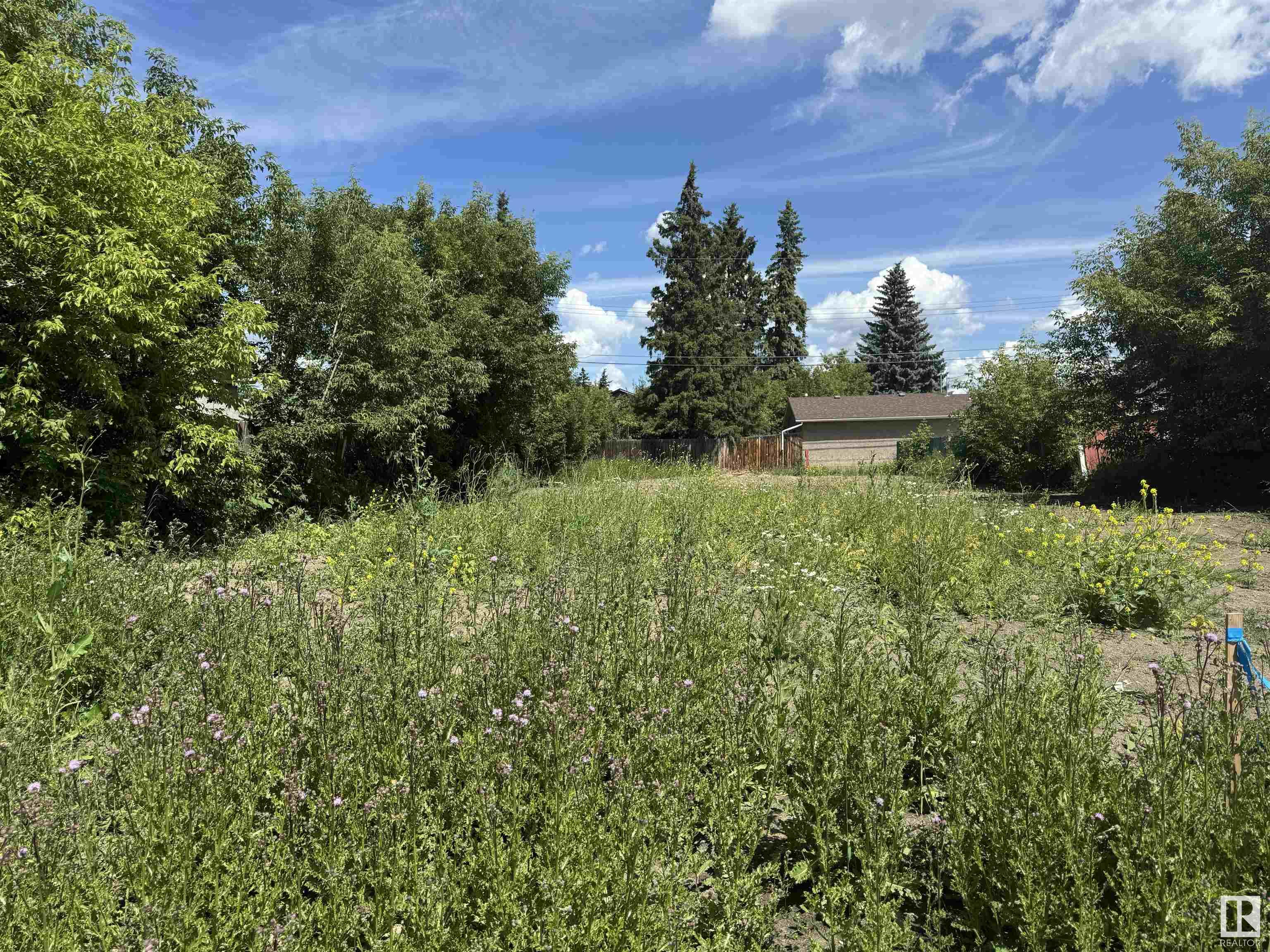 109 Av Nw Unit 16304 Ave #a, Edmonton, AB T5P 1C4
