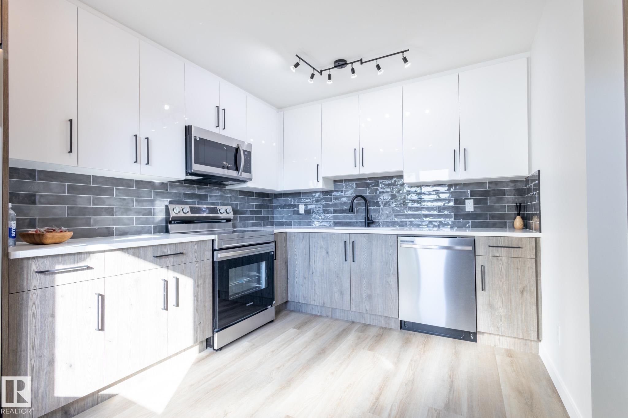 193 Roseland Vg Vlg NW, Edmonton, AB T5E 5R6