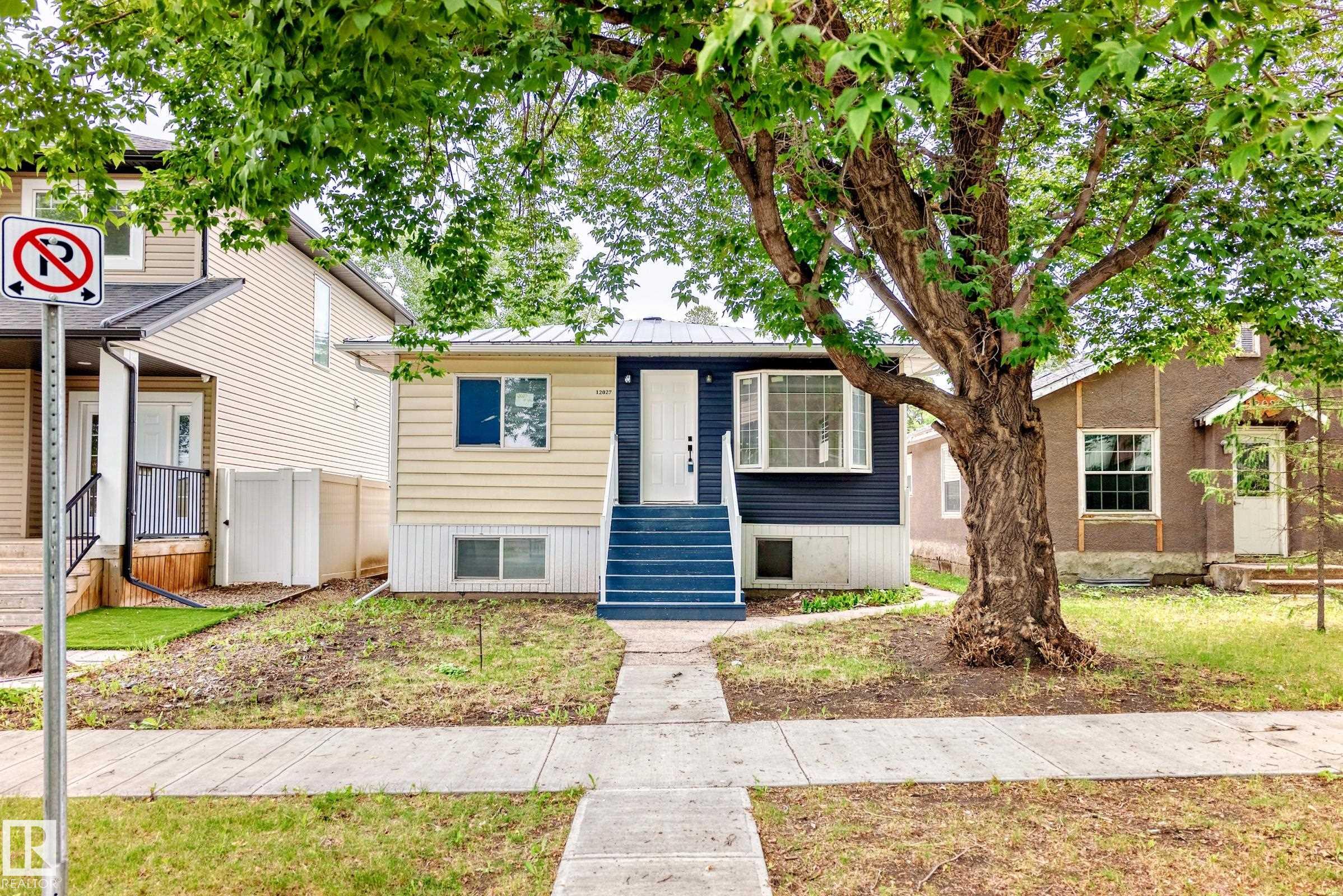 69 St Nw Unit 12027 St, Edmonton, AB T5B 1S7