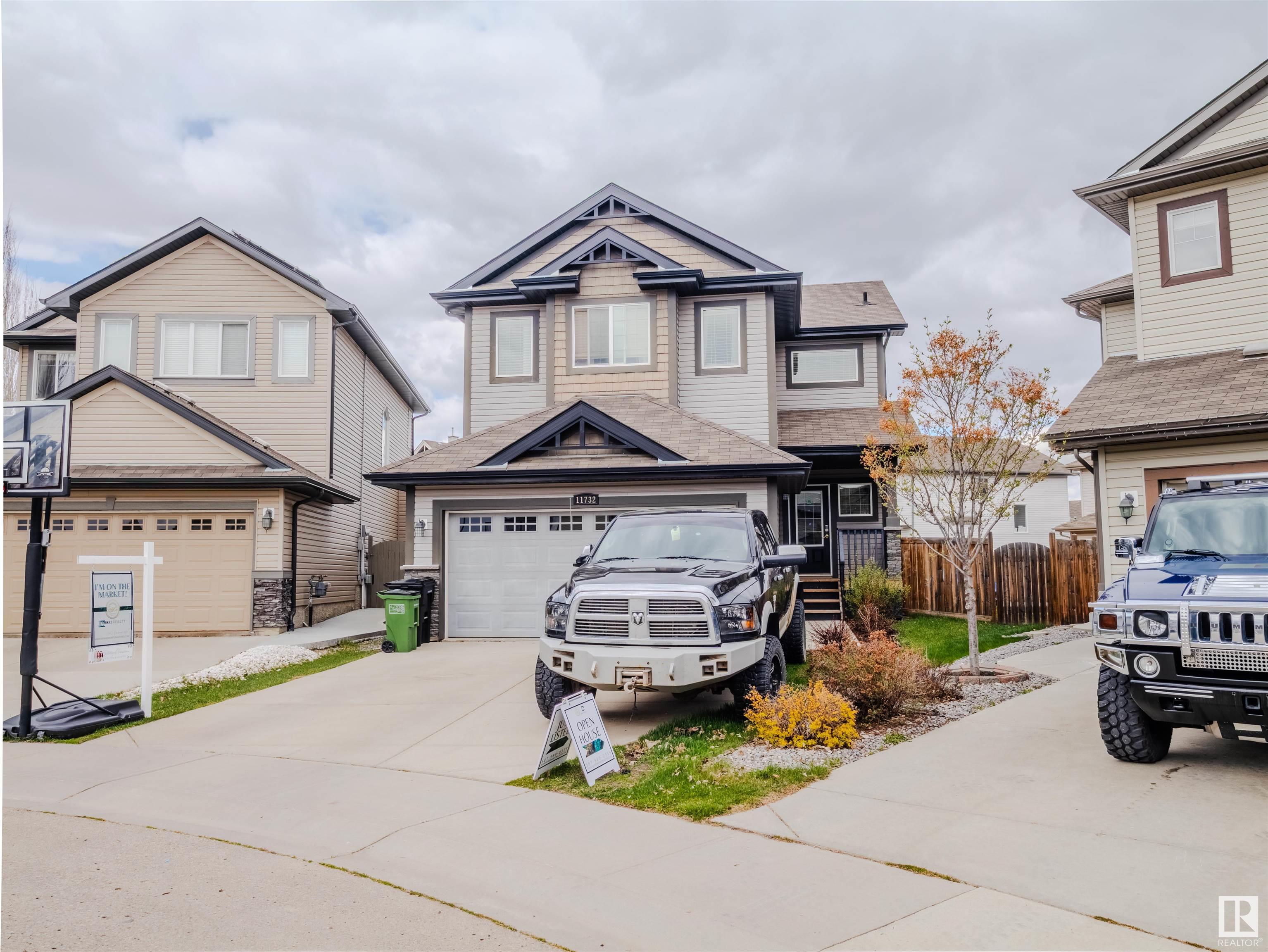 18 Av Sw Unit 11732 Ave, Edmonton, AB T6W 2E7