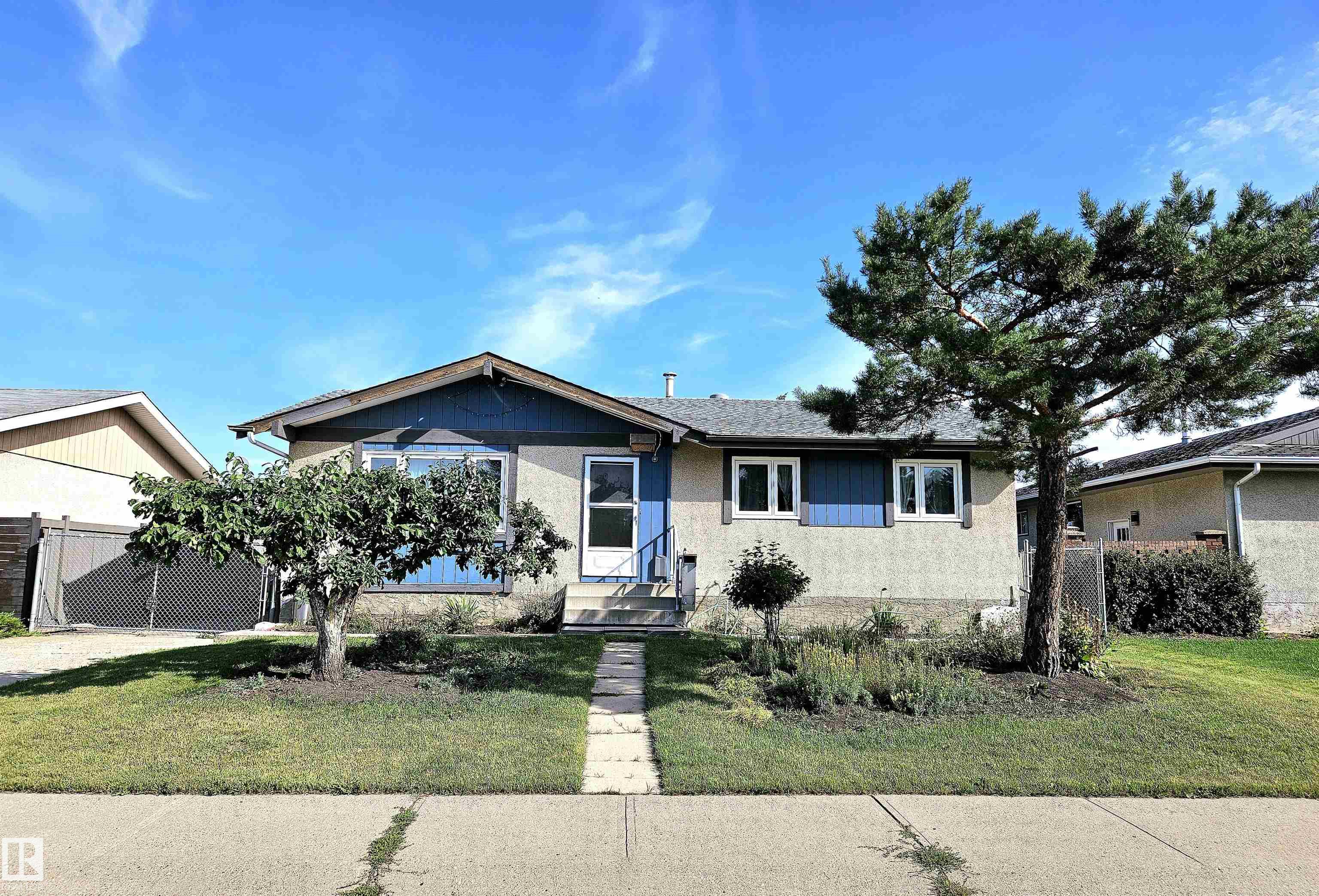 156 Av Nw Unit 12220 Ave, Edmonton, AB T5X 2X5