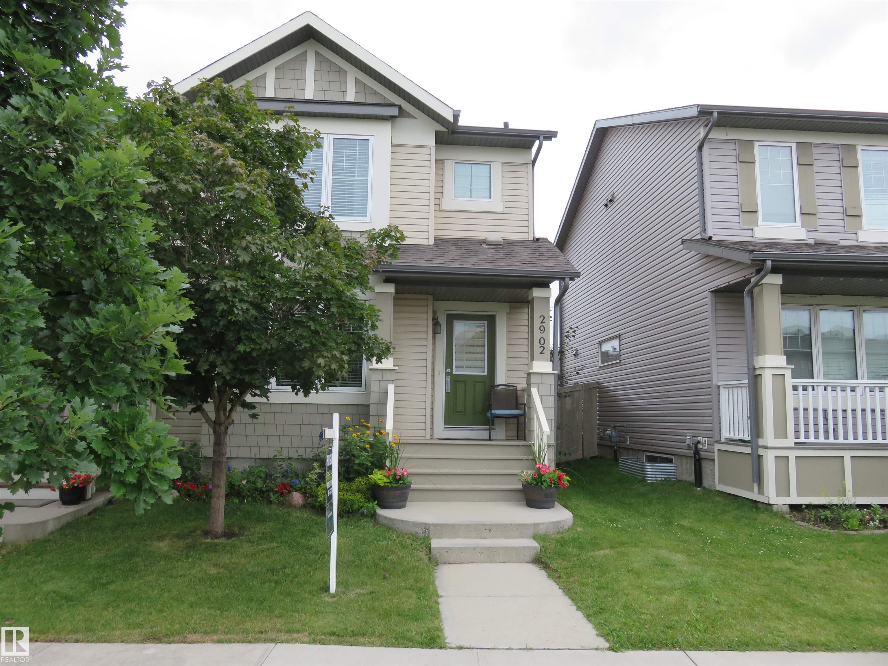 2902 Maple Way NW, Edmonton, AB T6T 0T4