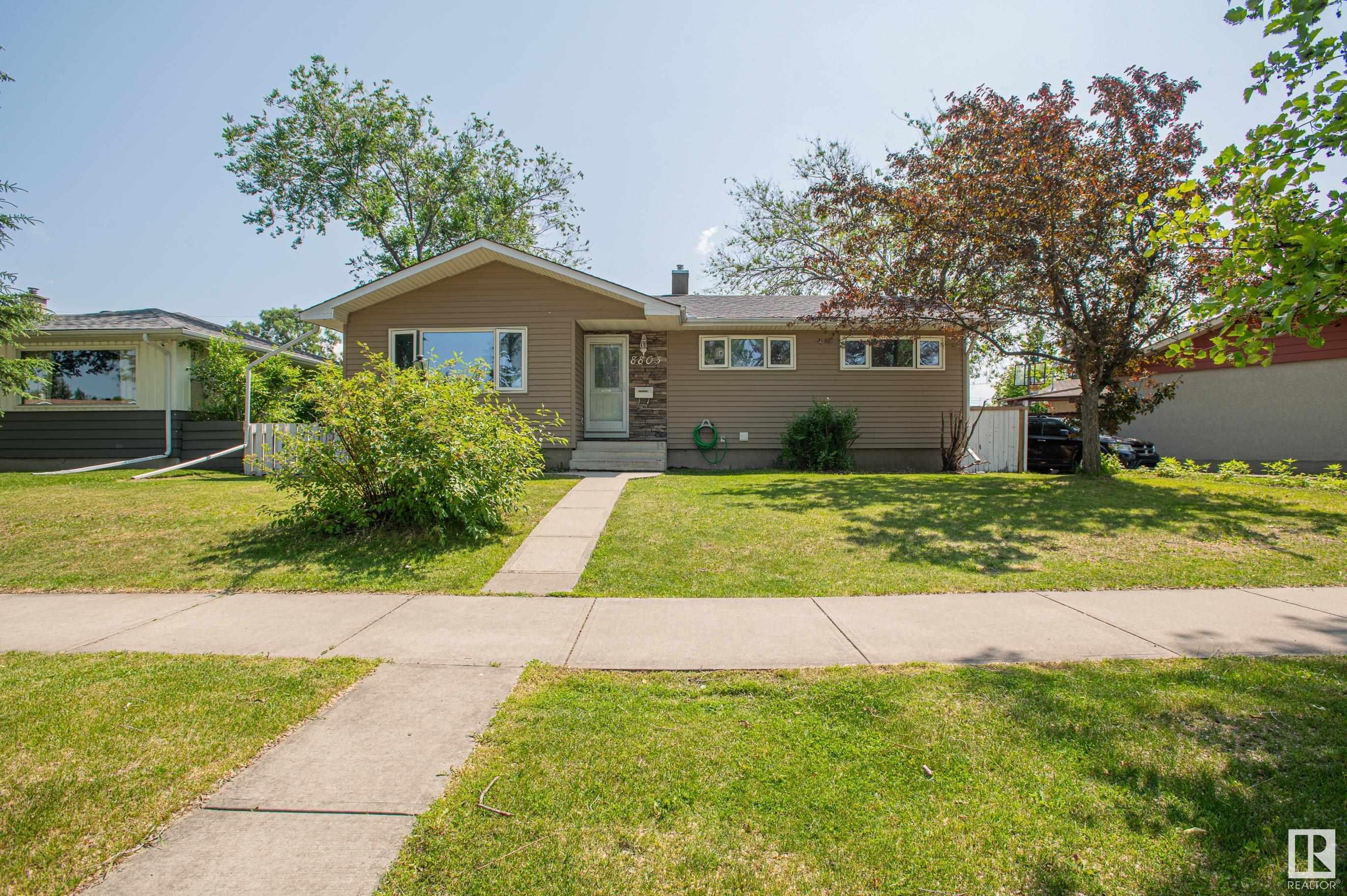 160 St Nw Unit 8803 St, Edmonton, AB T5R 2H6