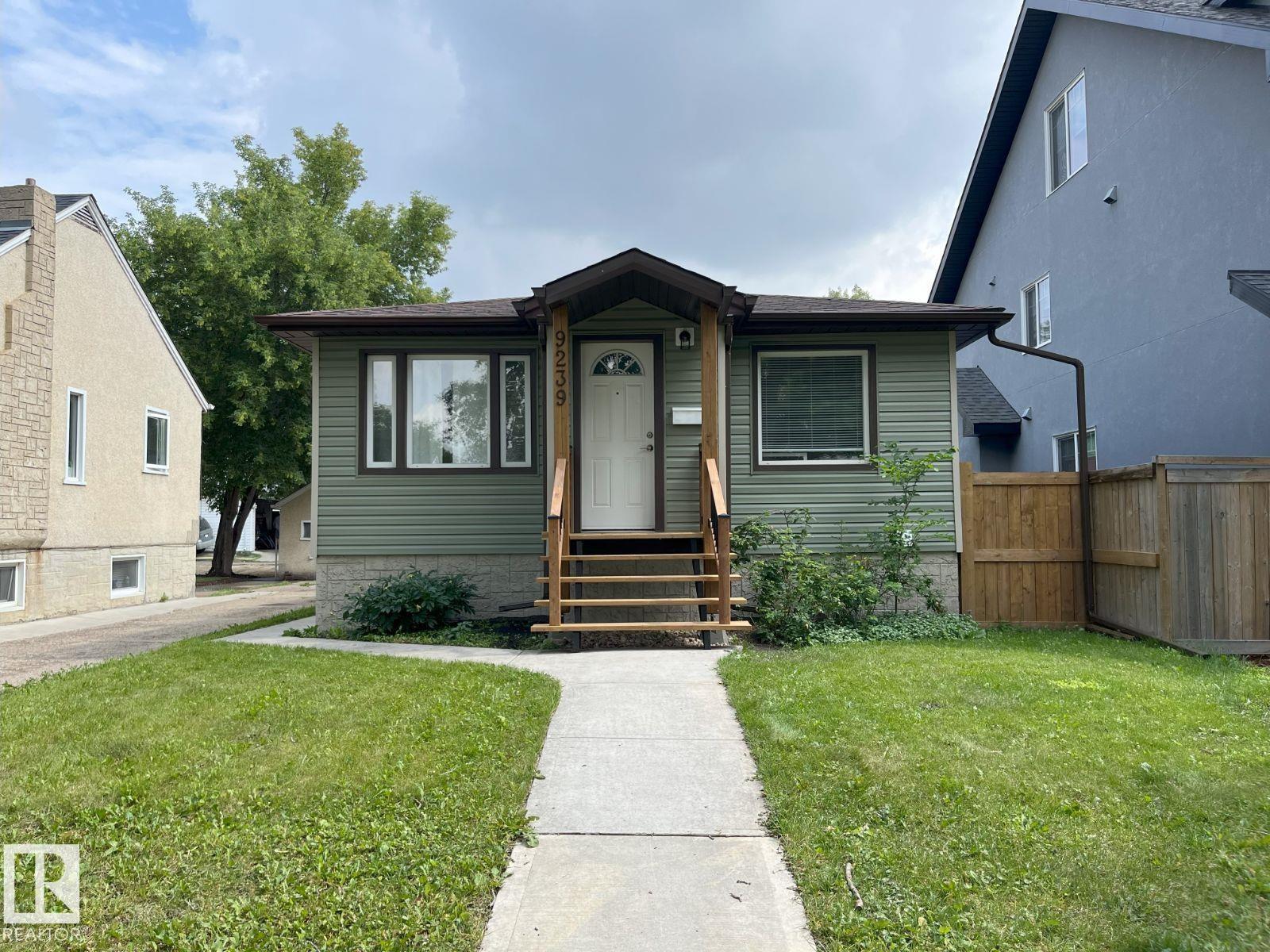 92 St Nw Unit 9239 St, Edmonton, AB T6C 3R4
