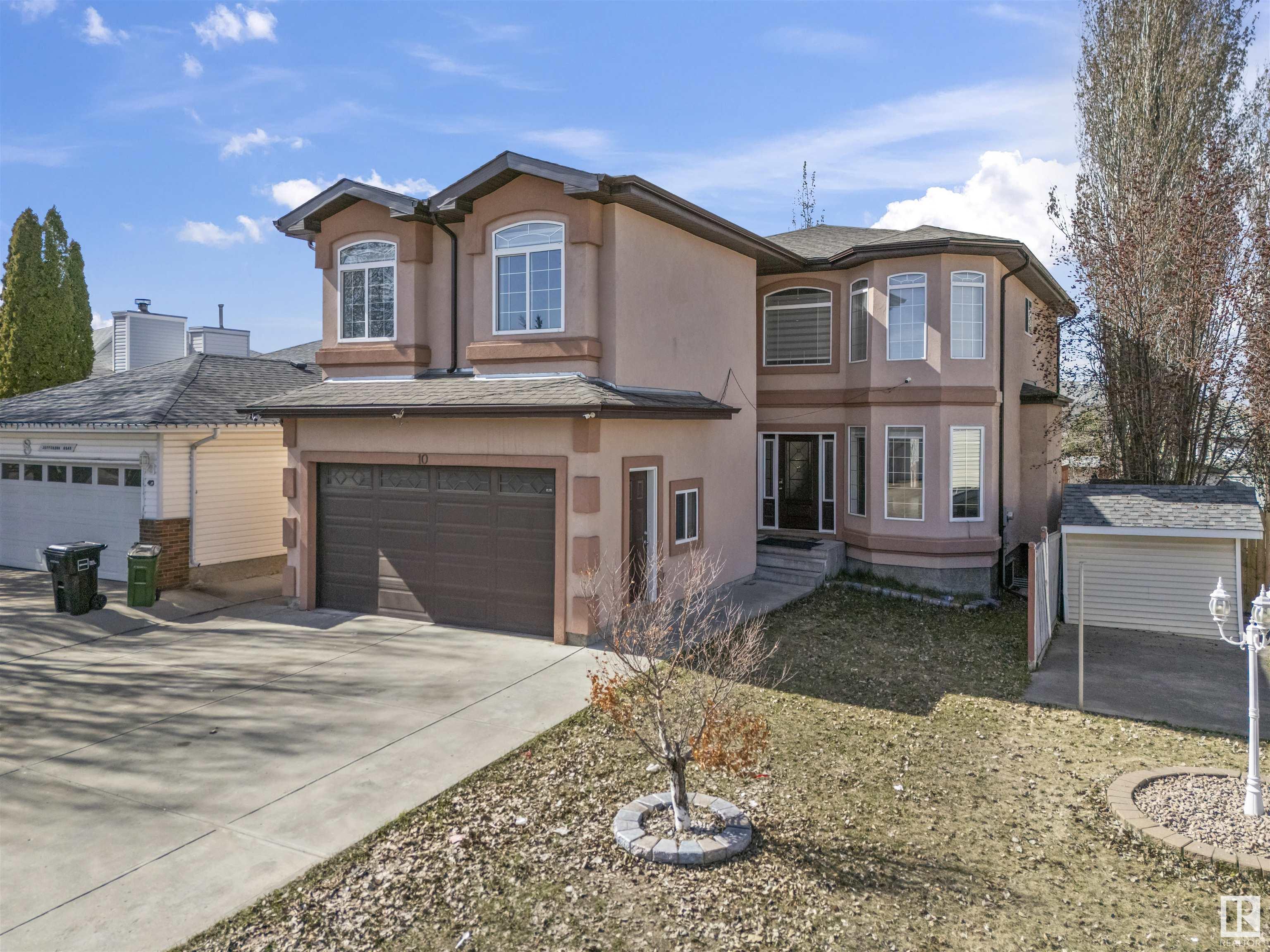 10 Jefferson Rd NW, Edmonton, AB T6L 6M1