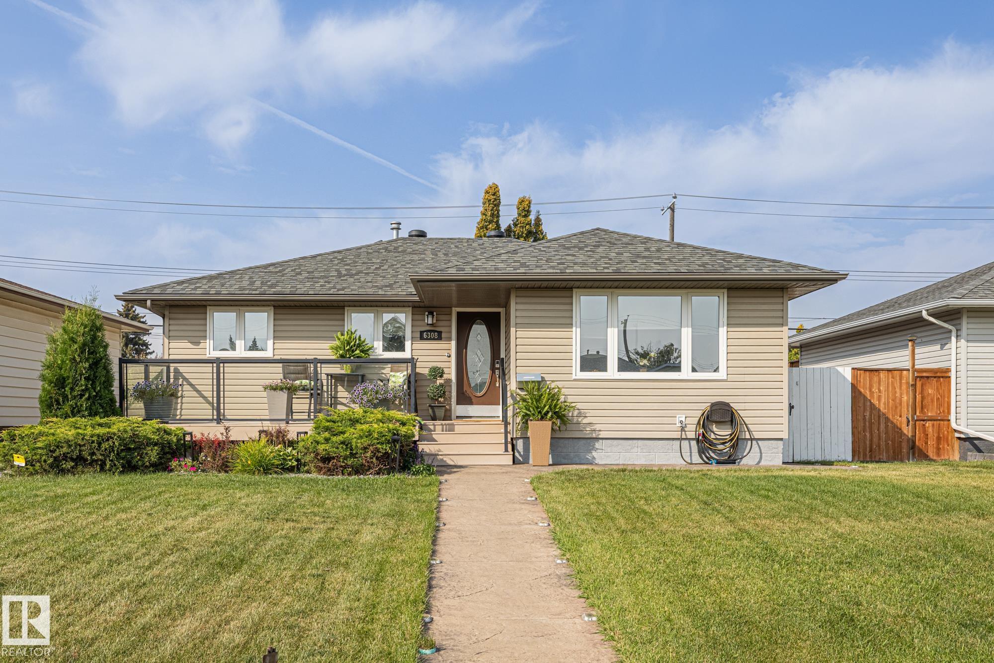 94 Av Nw Unit 6308 Ave #b, Edmonton, AB T6B 0Z6