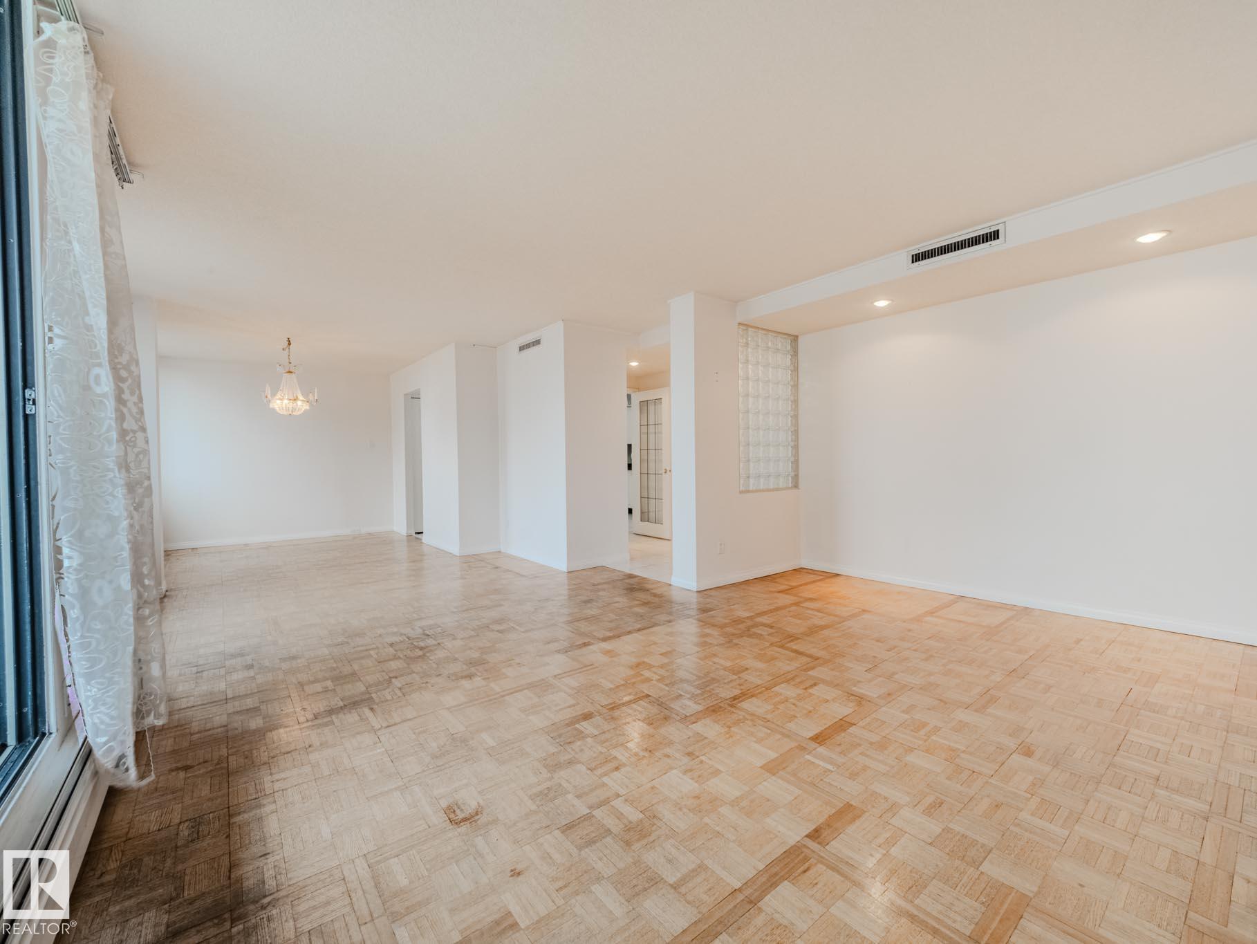 10160 115 Street Northwest #1403, Edmonton, AB T5K 1T6