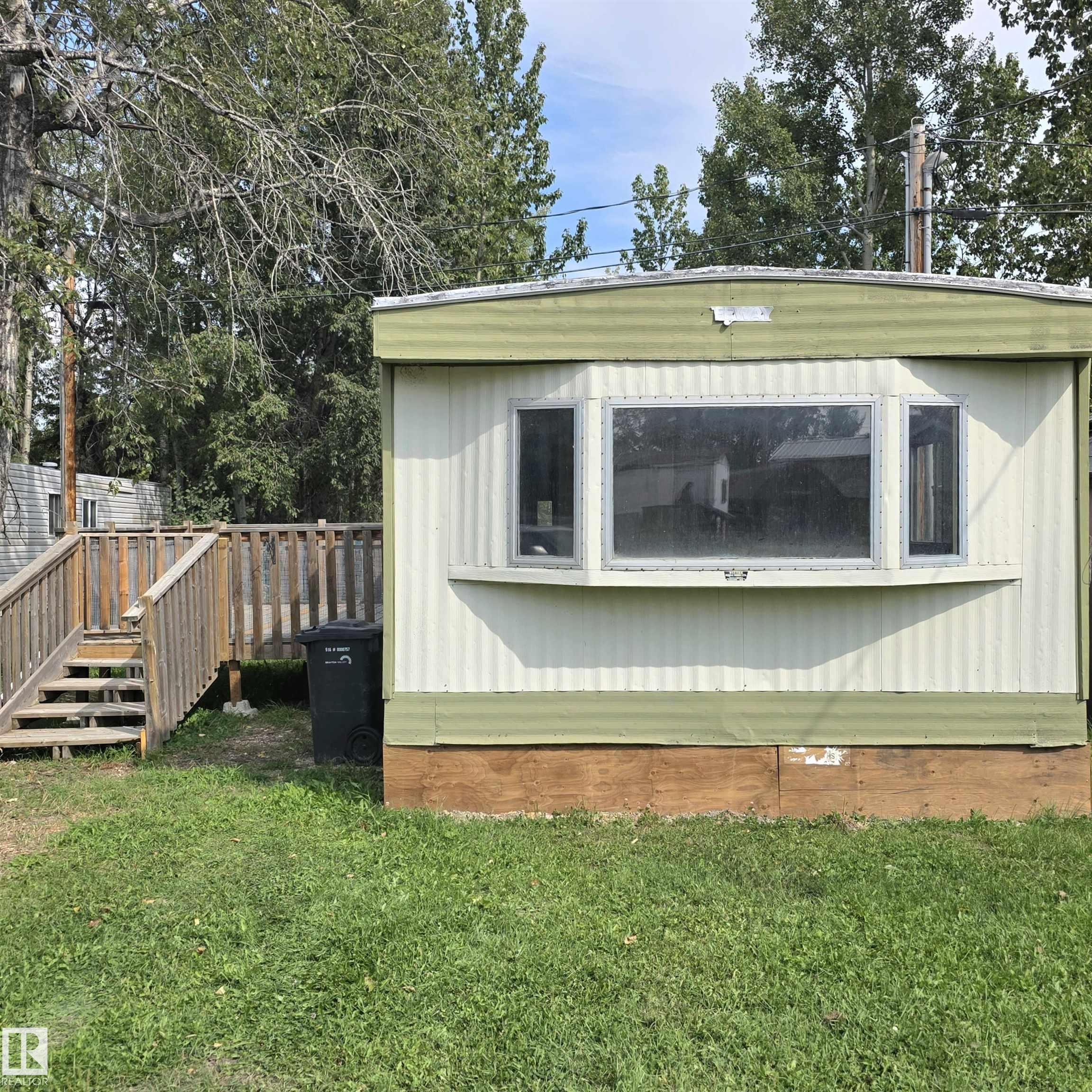 5002 56 Avenue #4, Drayton Valley, AB T7A 1M5