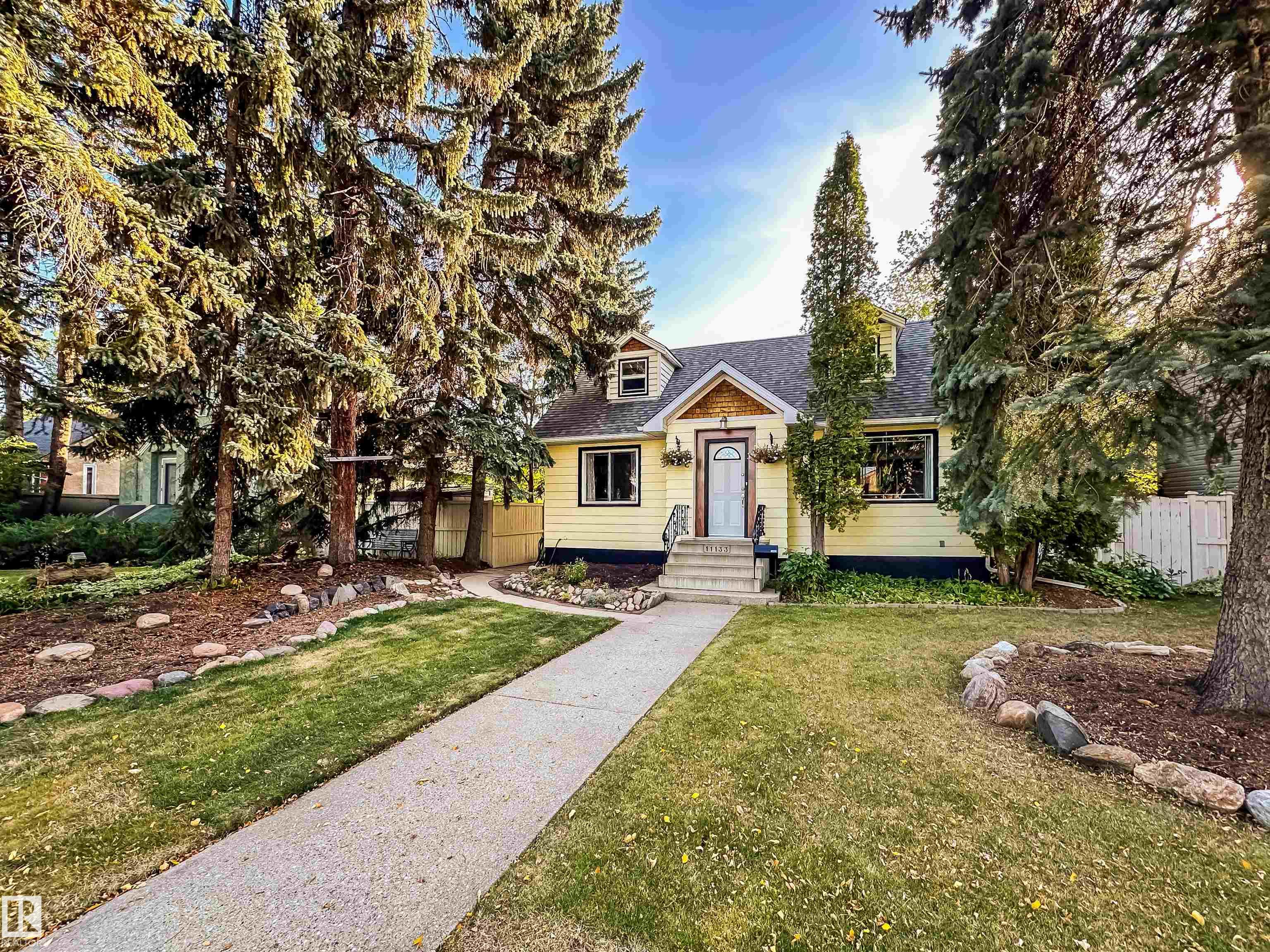 57 St Nw Unit 11133 St, Edmonton, AB T5W 3T7