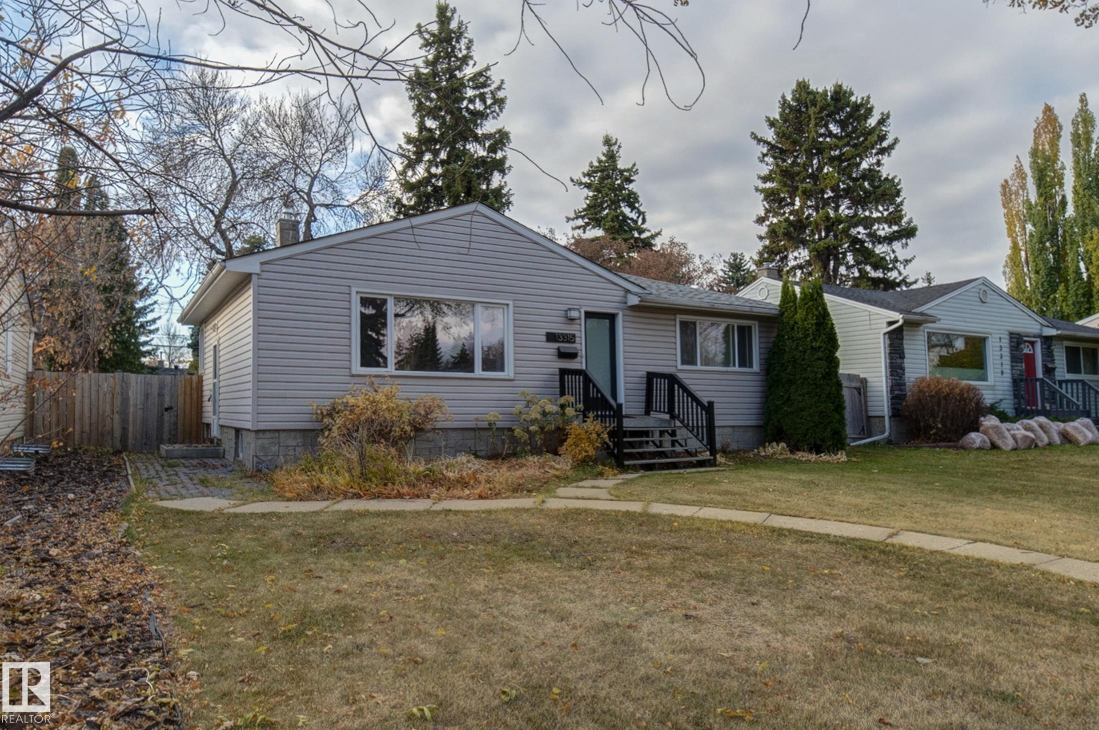 110 Av Nw Unit 13315 Ave, Edmonton, AB T5M 2M1