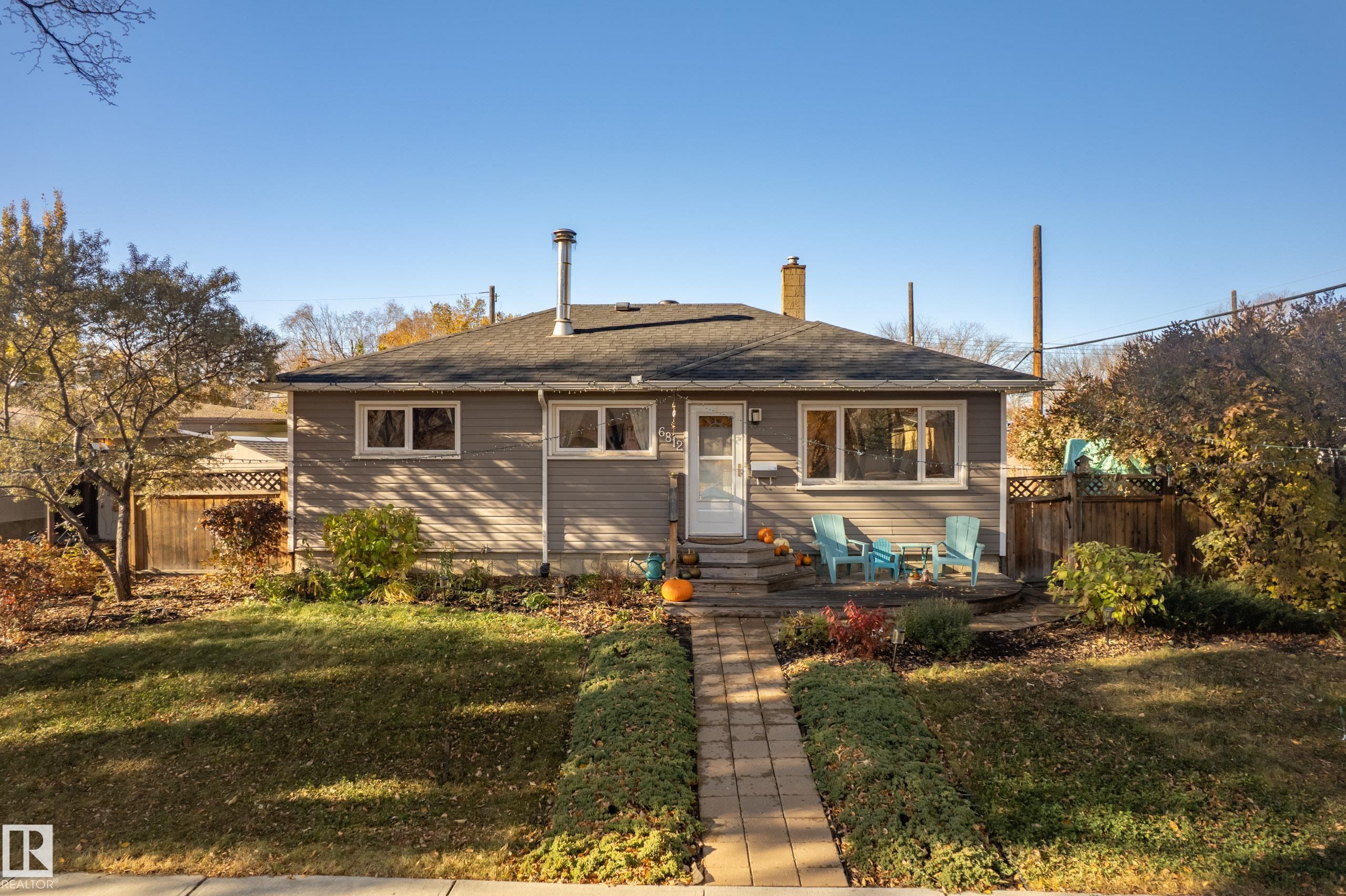 86 St Nw Unit 6812 St, Edmonton, AB T6E 2Y1