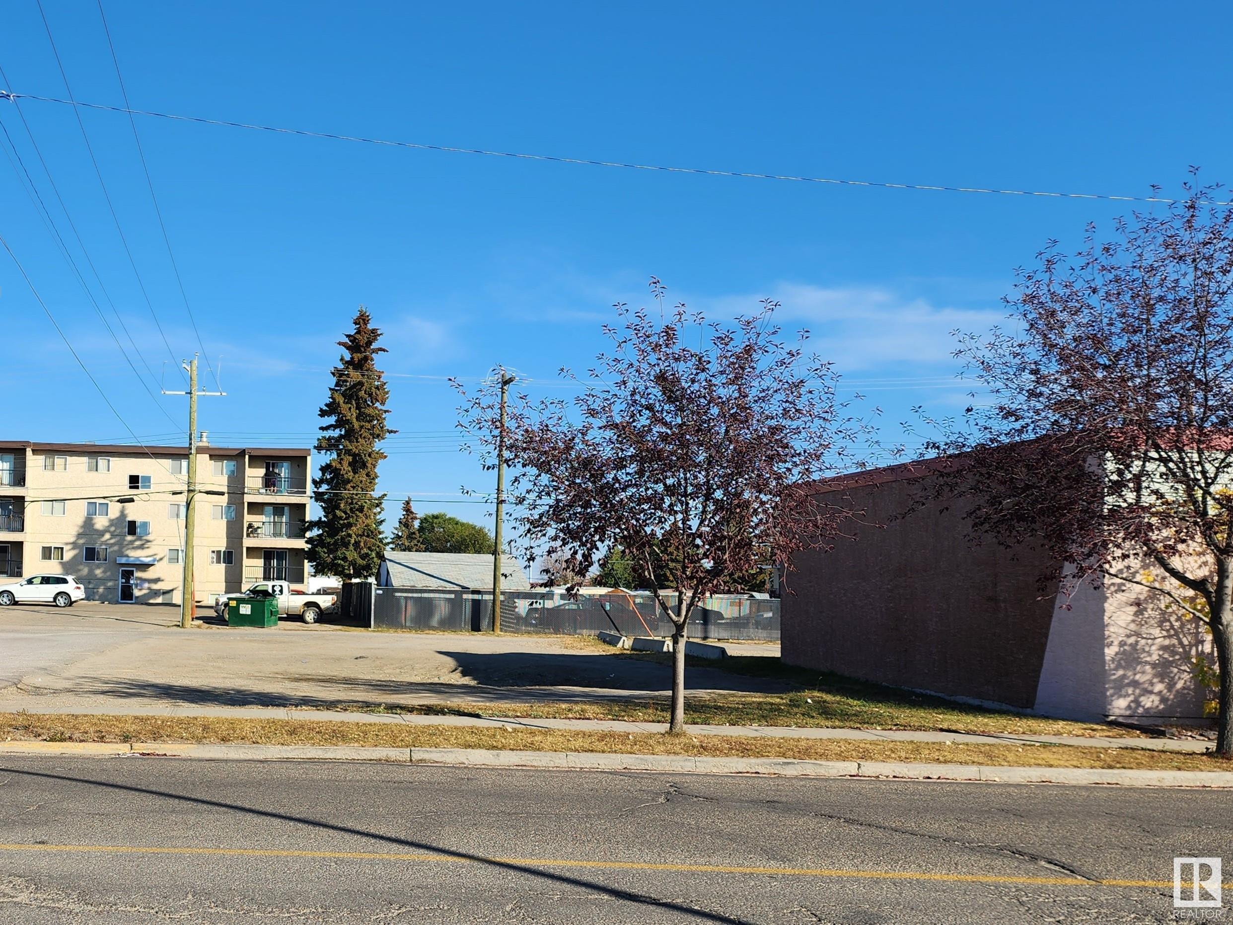 52 Av Unit 5212 Ave, Drayton Valley, AB T7A 1S9