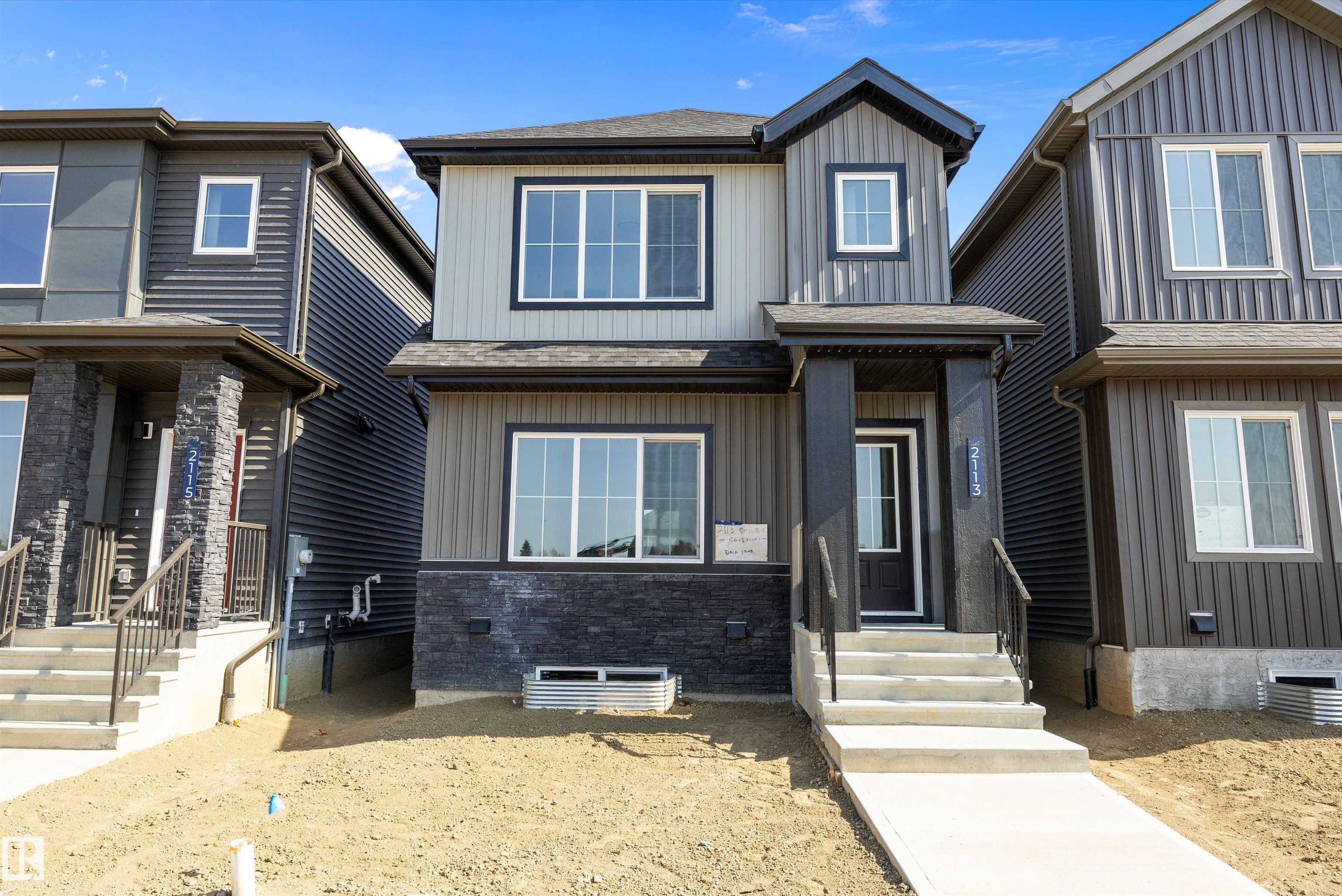 2113 Crossbill Ln NW, Edmonton, AB T5S 0W3