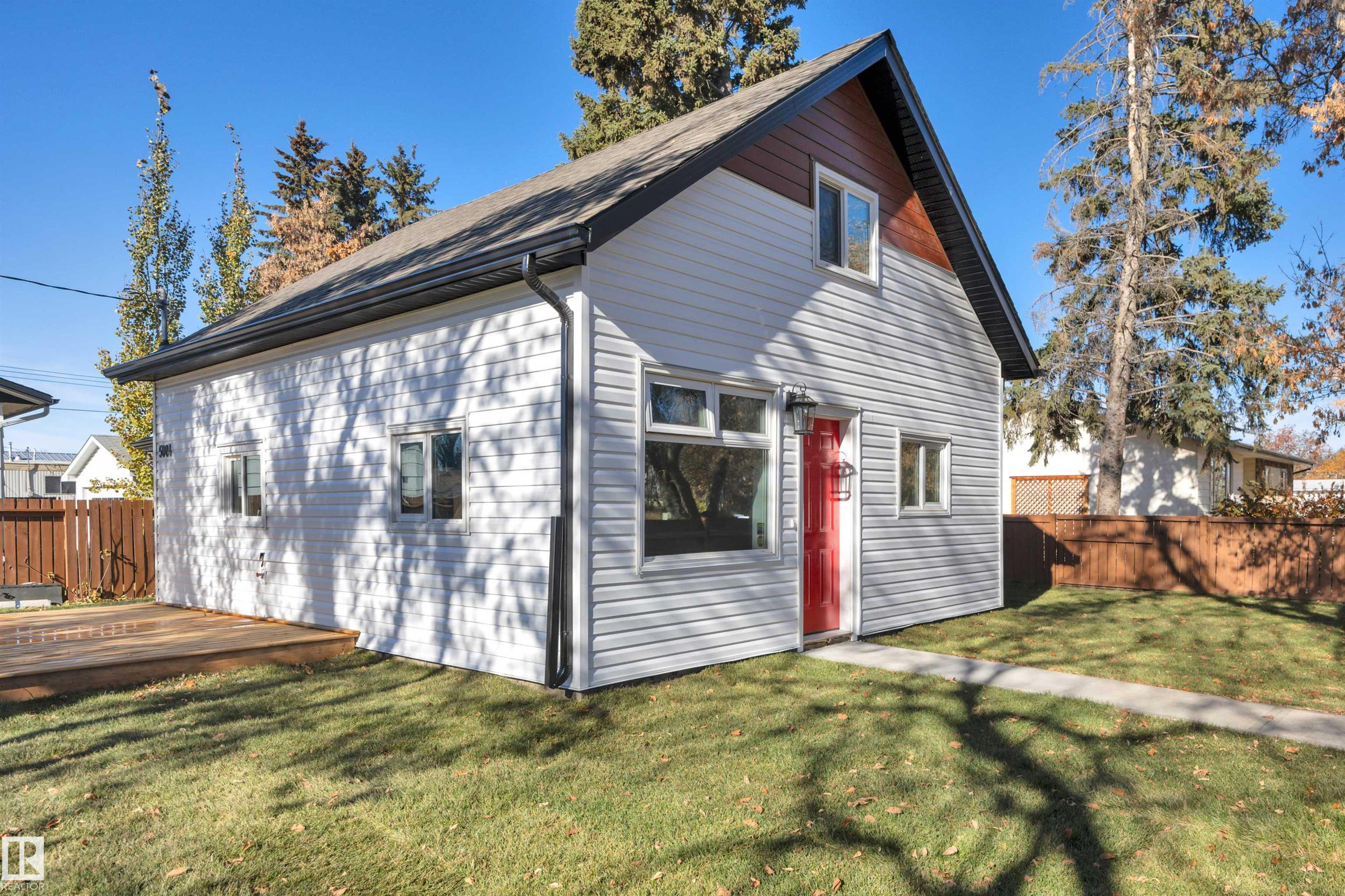 5004 45 Avenue, Calmar, AB T0C 0V0