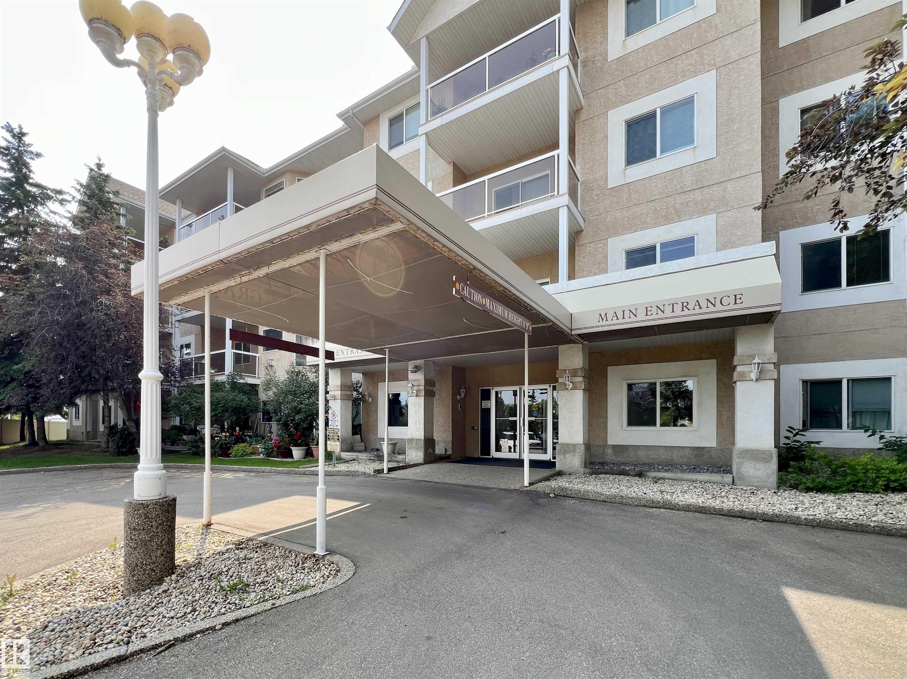 10511 42 Avenue Northwest #110, Edmonton, AB T6J 7G8