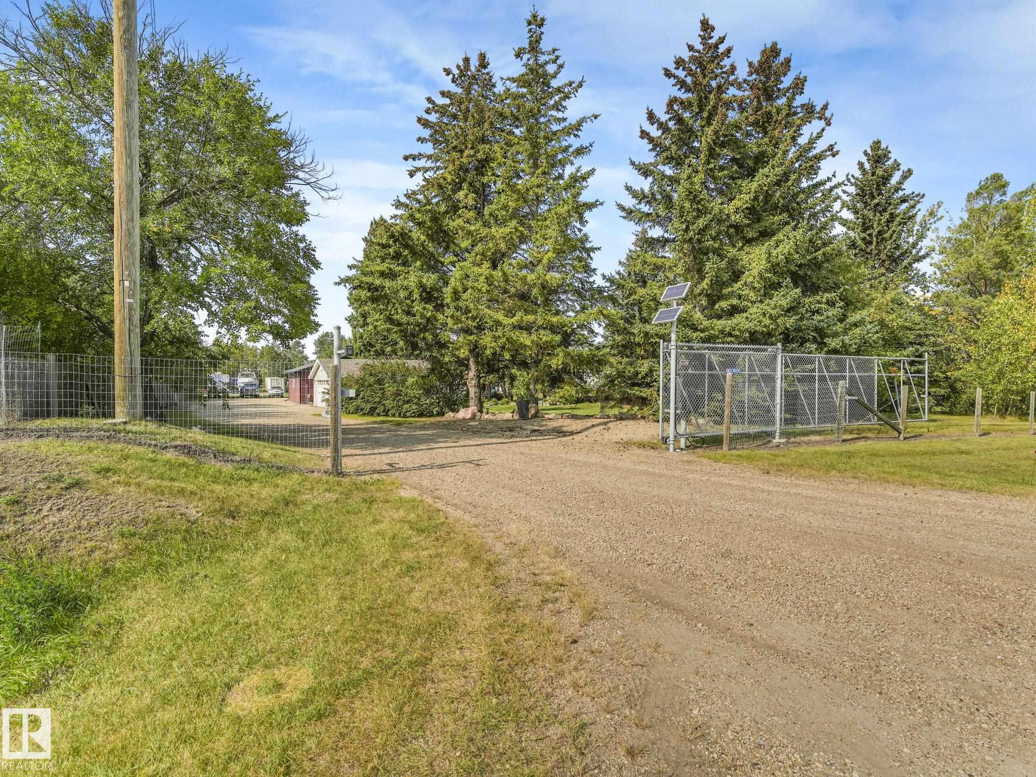 54534 Rge Rd 215, Rural Strathcona County, AB T8L 4B9