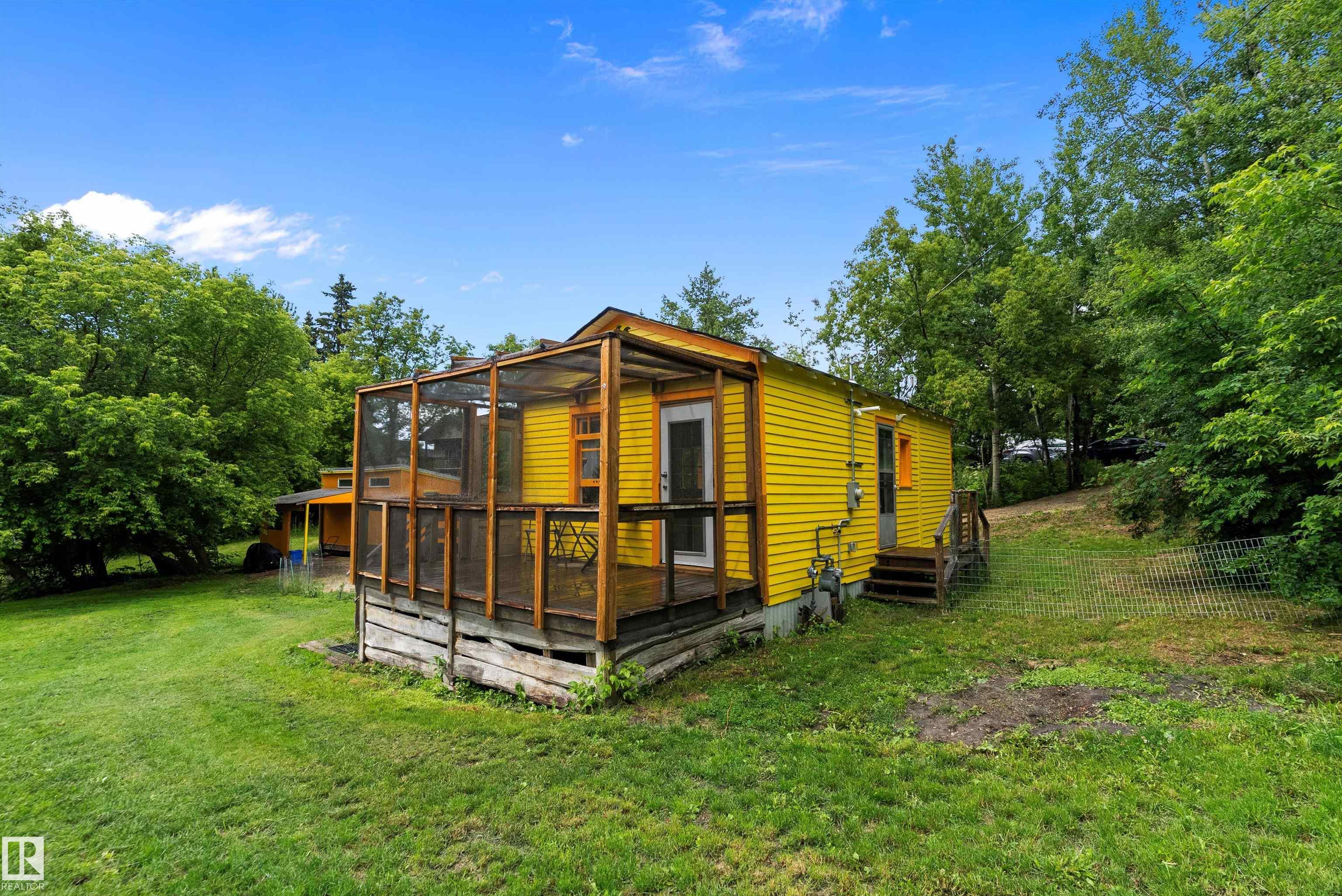 719 Lakeside Dr, Rural Parkland County, AB T7Z 2V7