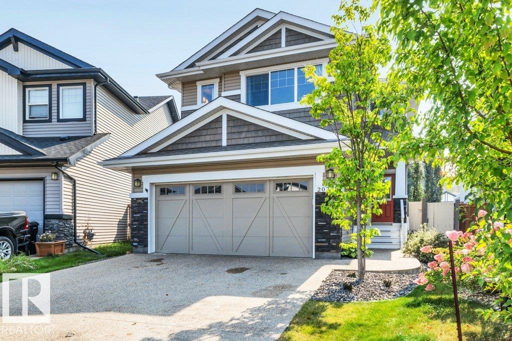 98 Av Nw Unit 20733 Ave #a, Edmonton, AB T5T 7G2