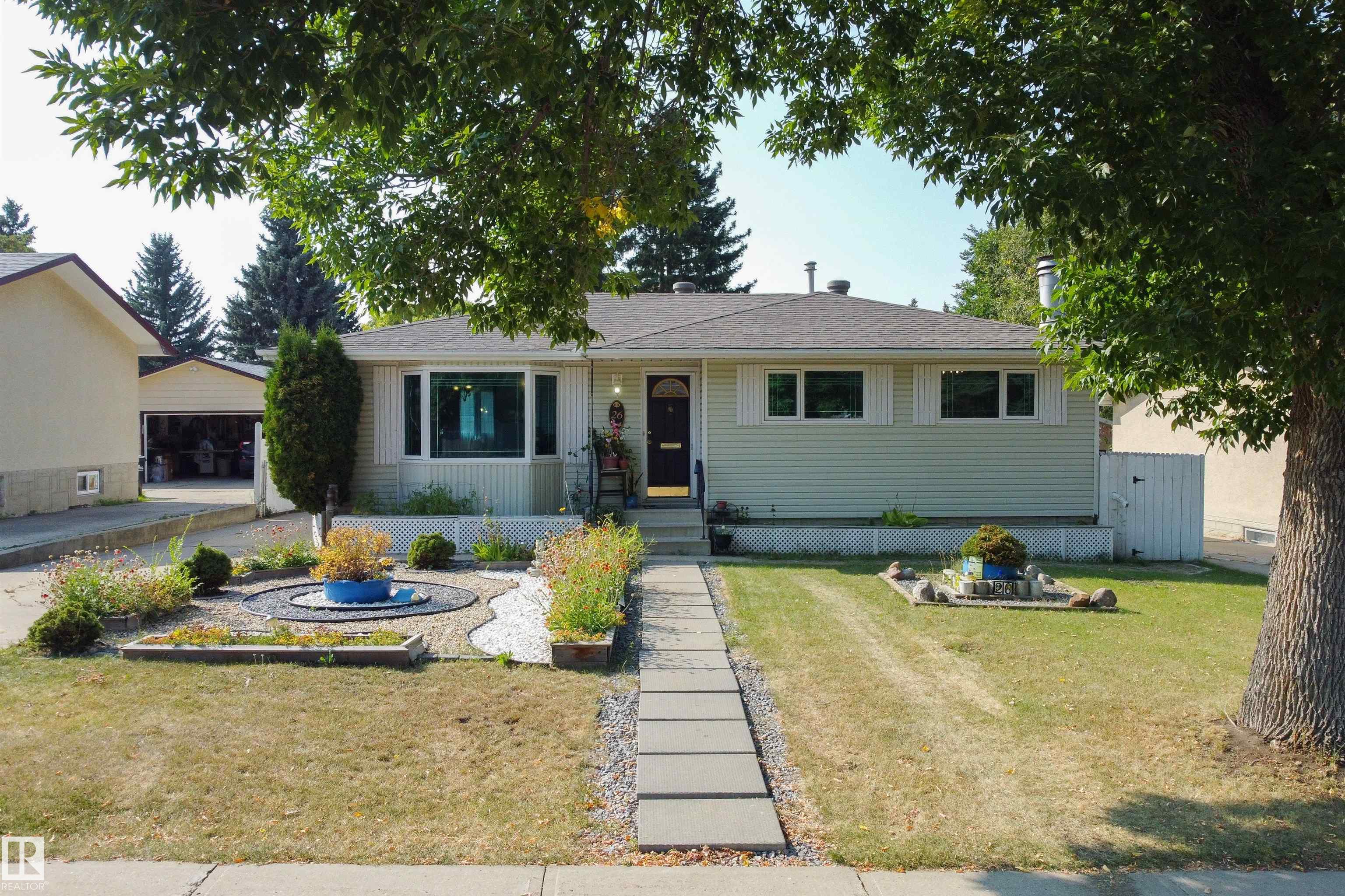 26 Peacock Dr, Sherwood Park, AB T8A 0A8