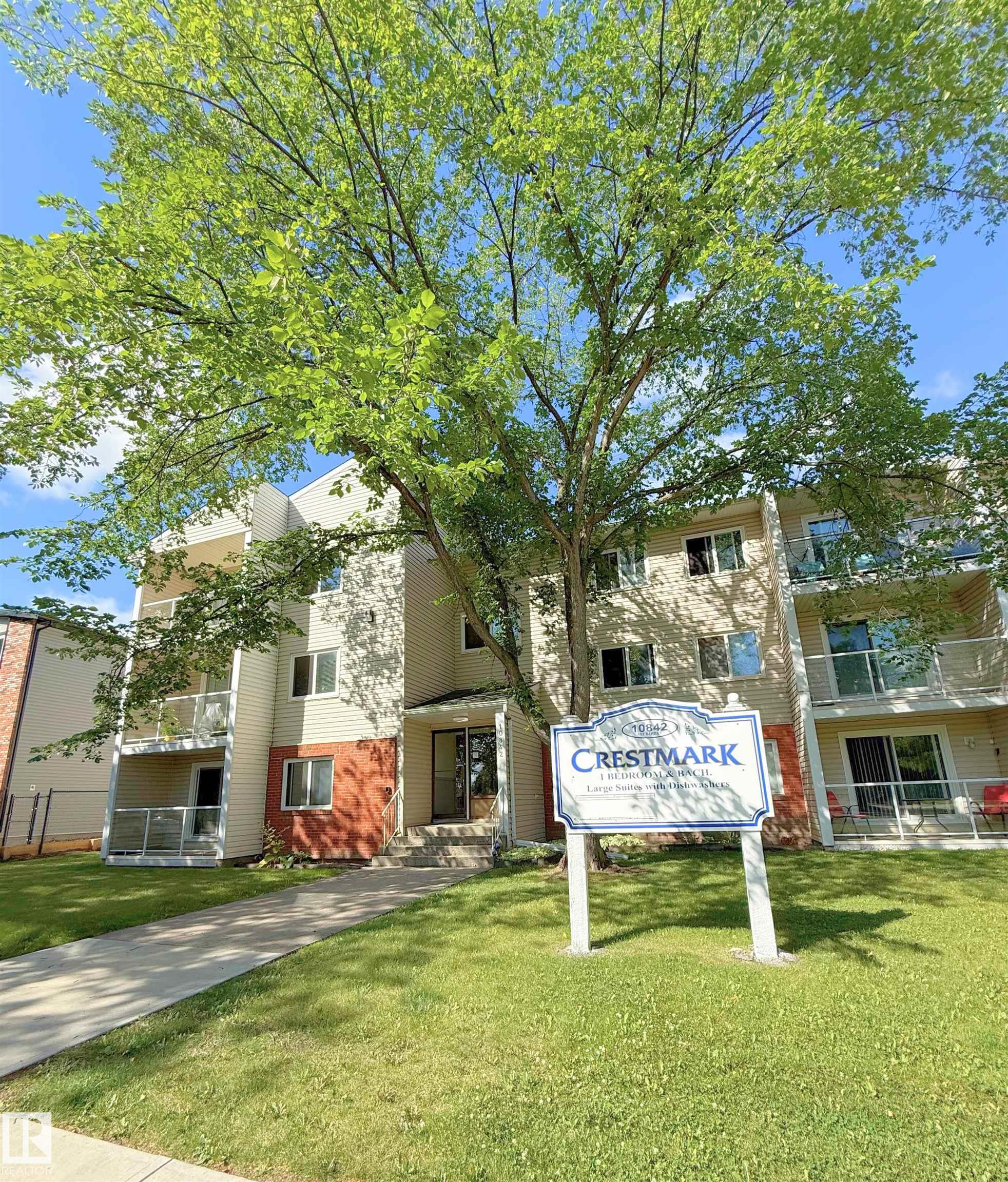 10842 107 Street Northwest #303, Edmonton, AB T5H 2Z3