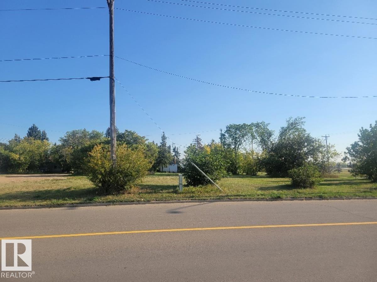 4804-4812 51 Ave, Tofield, AB T0B 4J0
